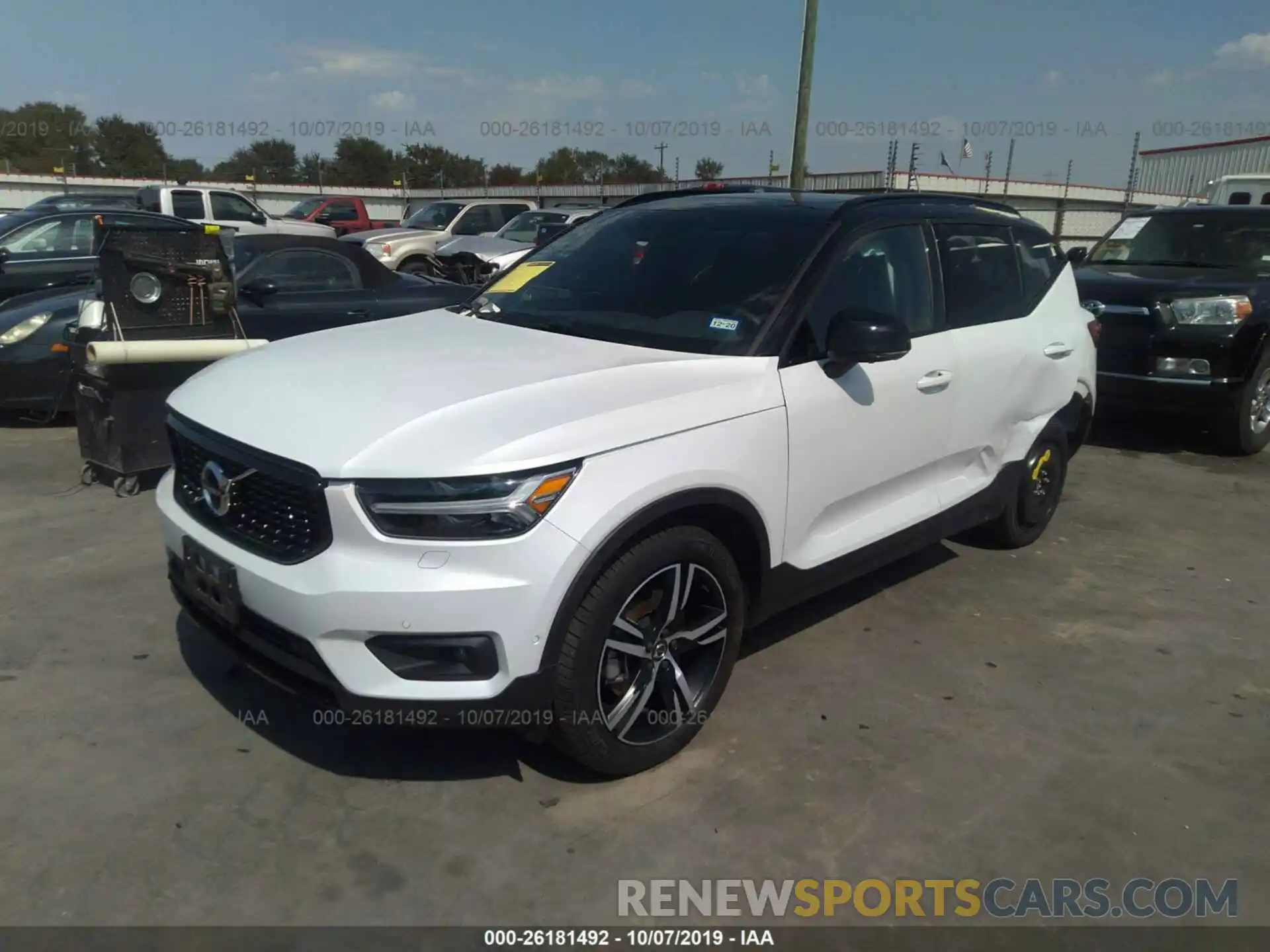 2 Photograph of a damaged car YV4162UM5K2111367 VOLVO XC40 2019