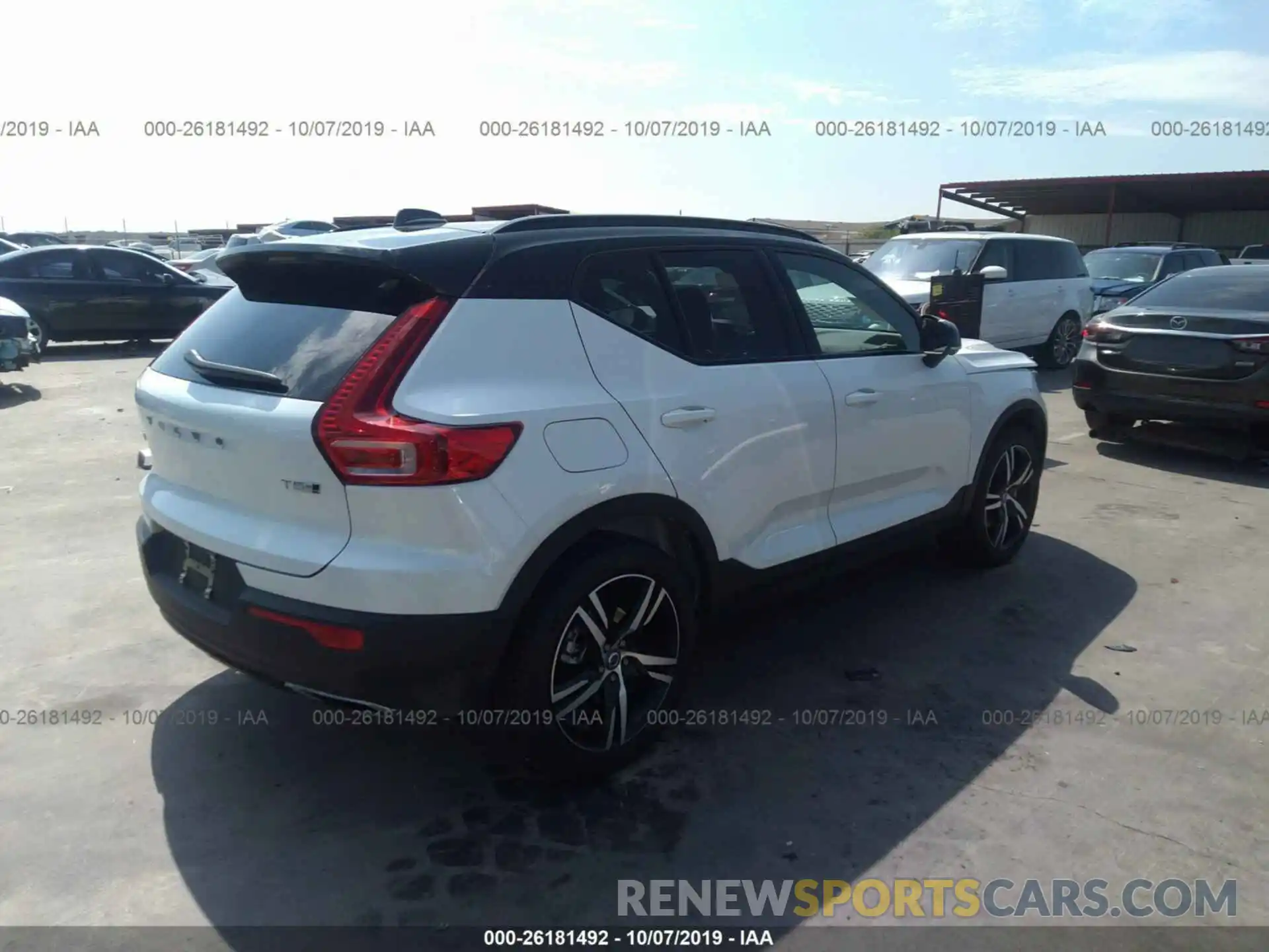 4 Photograph of a damaged car YV4162UM5K2111367 VOLVO XC40 2019