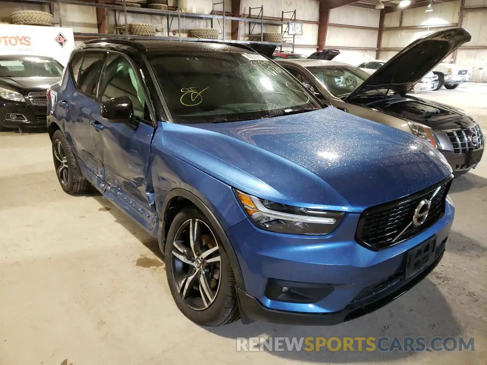 1 Photograph of a damaged car YV4162UM5K2149276 VOLVO XC40 2019