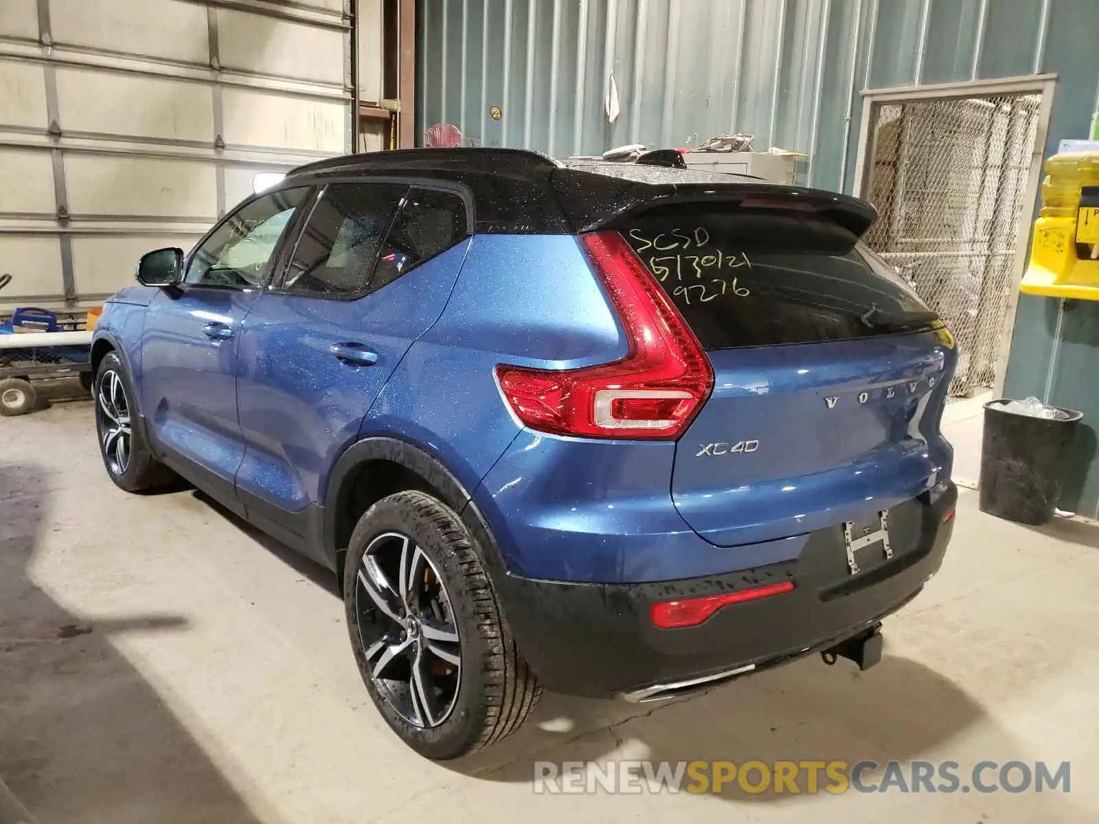 3 Photograph of a damaged car YV4162UM5K2149276 VOLVO XC40 2019