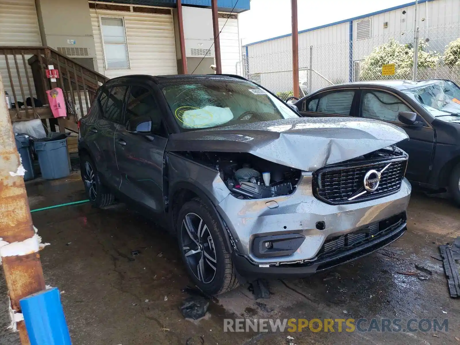 1 Photograph of a damaged car YV4162UM6K2056251 VOLVO XC40 2019