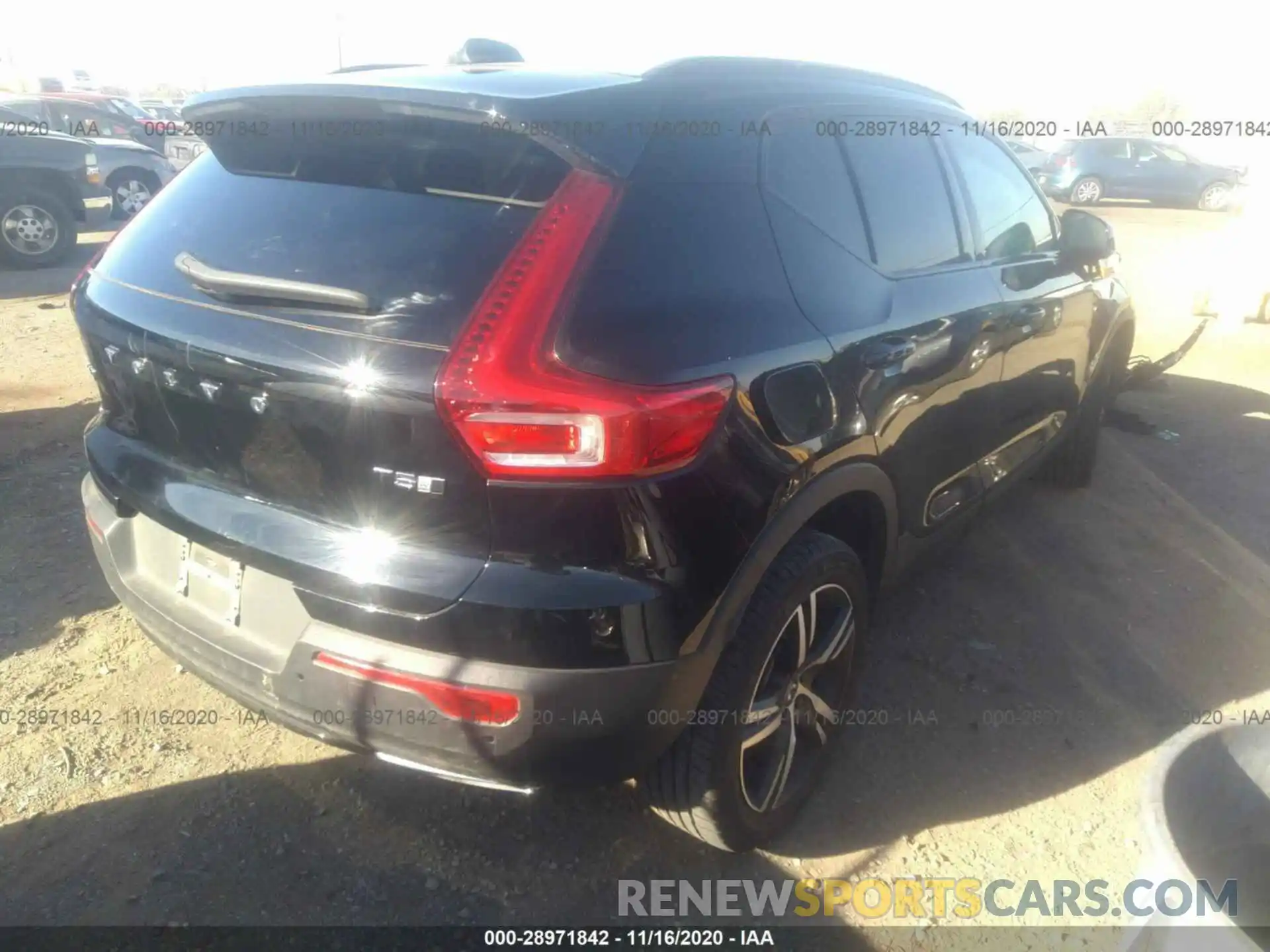 4 Photograph of a damaged car YV4162UM6K2092392 VOLVO XC40 2019