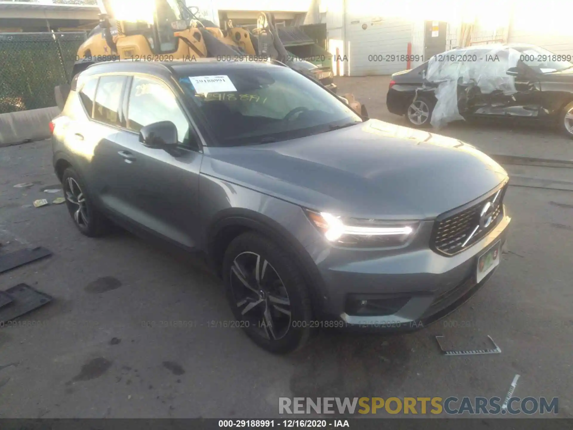 1 Photograph of a damaged car YV4162UM6K2132583 VOLVO XC40 2019