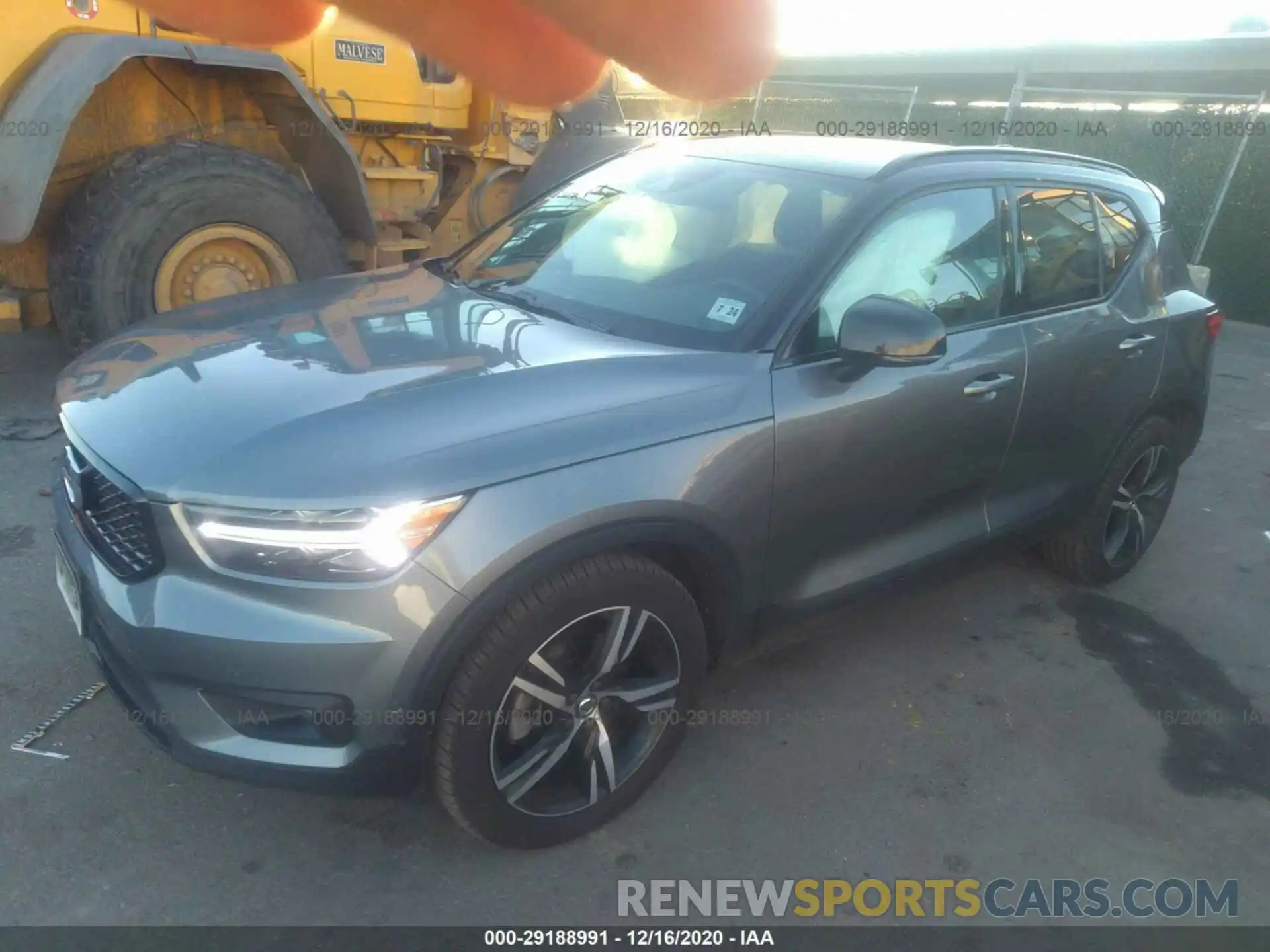 2 Photograph of a damaged car YV4162UM6K2132583 VOLVO XC40 2019