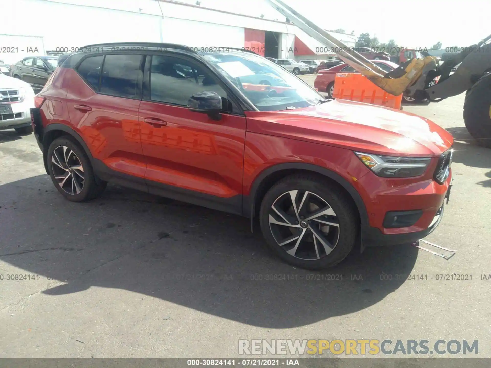 1 Photograph of a damaged car YV4162UM7K2059191 VOLVO XC40 2019