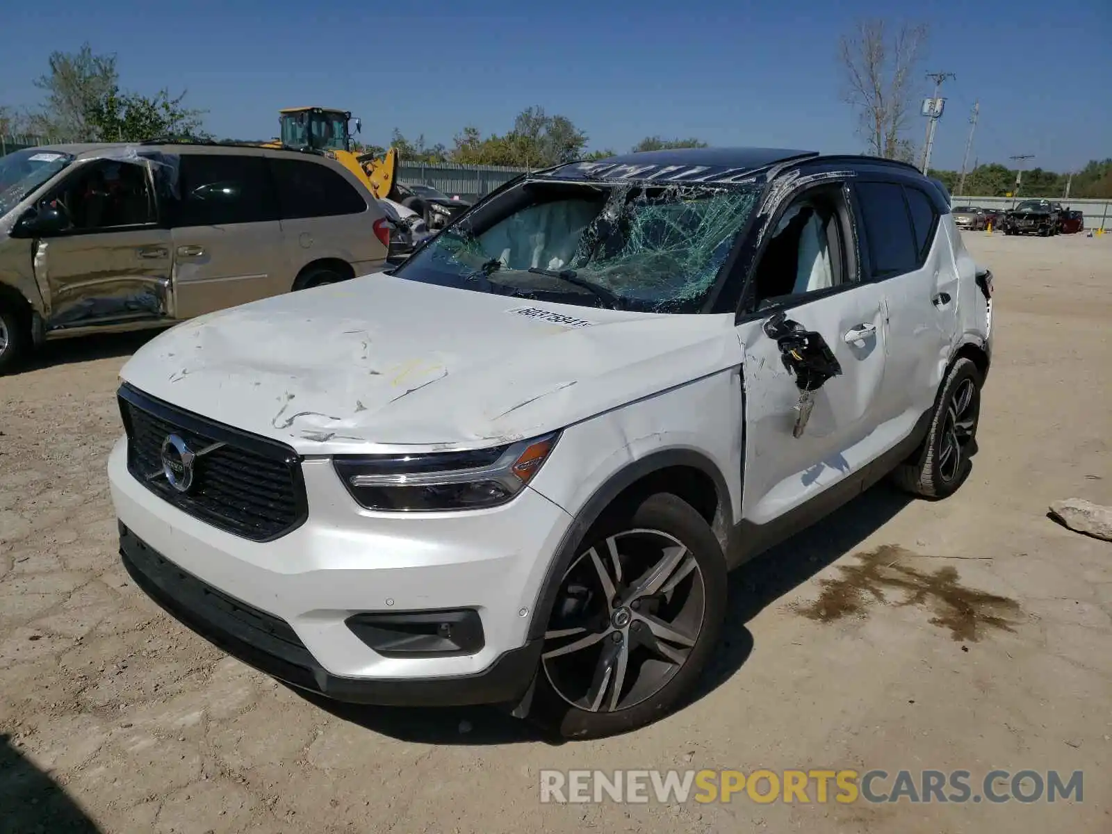 2 Photograph of a damaged car YV4162UM7K2062348 VOLVO XC40 2019