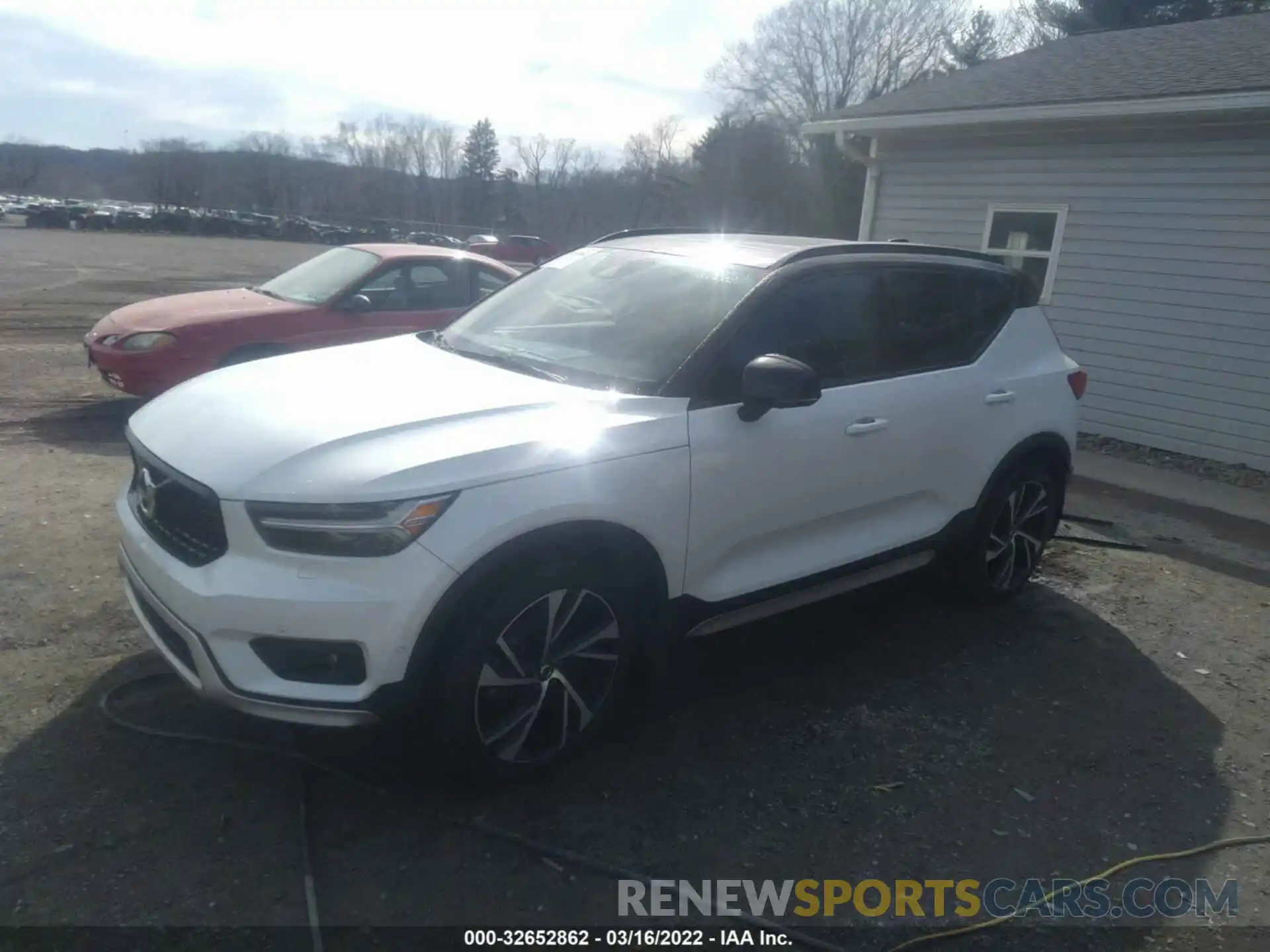 2 Photograph of a damaged car YV4162UM7K2123696 VOLVO XC40 2019