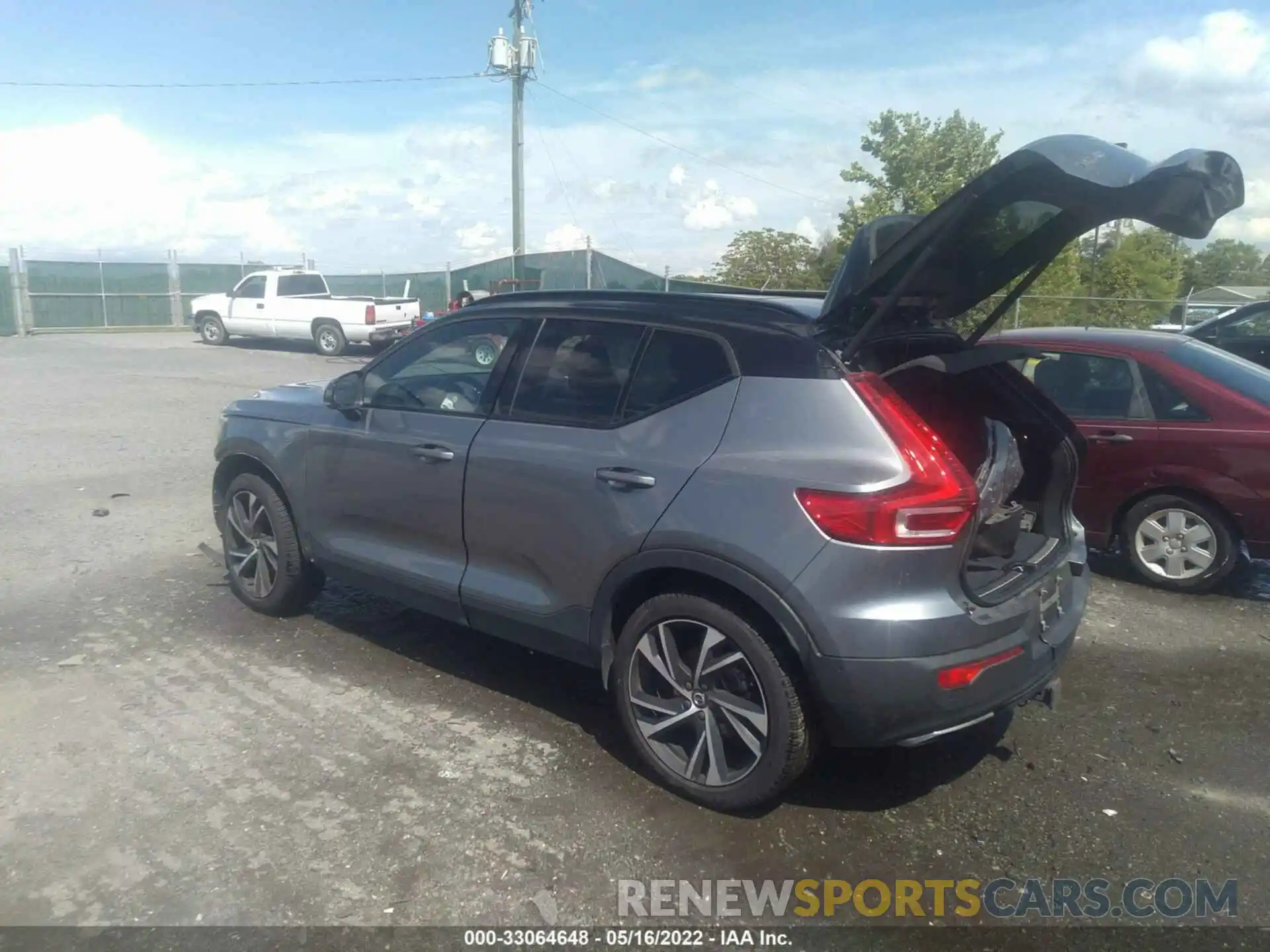 3 Photograph of a damaged car YV4162UM8K2110939 VOLVO XC40 2019