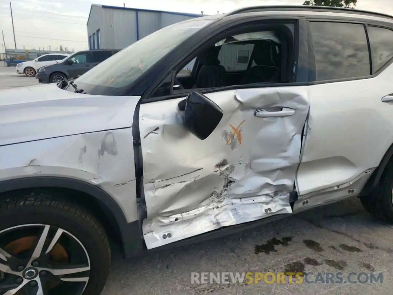 10 Photograph of a damaged car YV4162UM8K2118295 VOLVO XC40 2019