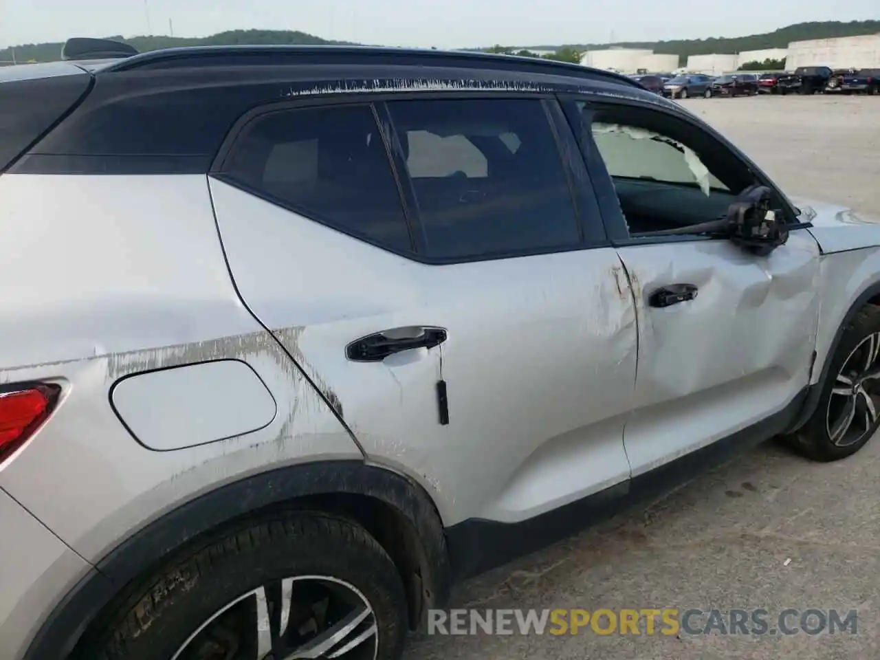 9 Photograph of a damaged car YV4162UM8K2118295 VOLVO XC40 2019