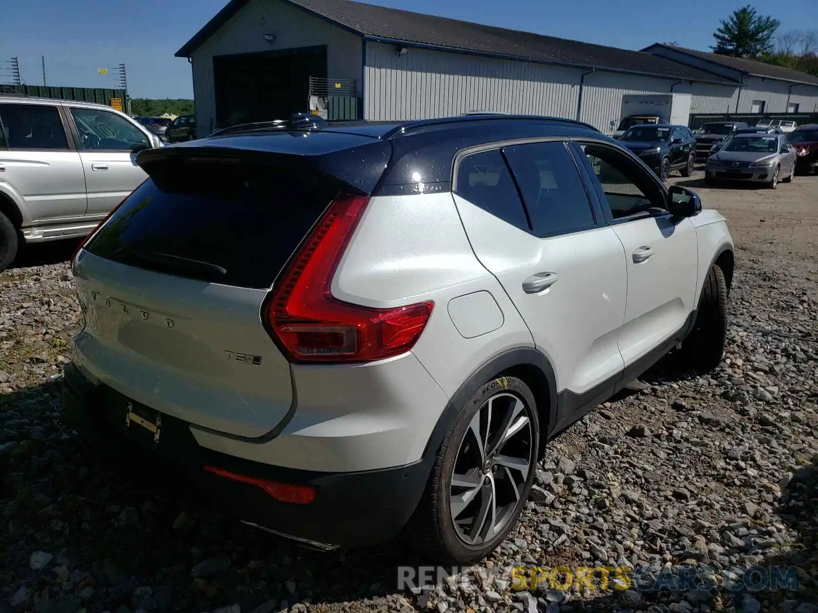 4 Photograph of a damaged car YV4162UM8K2138823 VOLVO XC40 2019