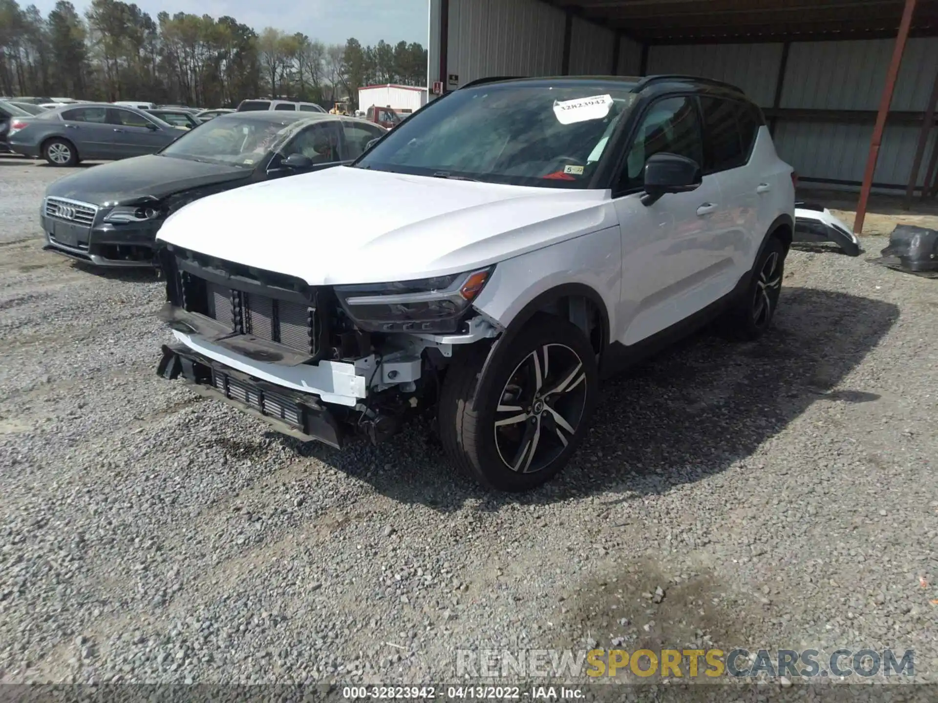 2 Photograph of a damaged car YV4162UM8K2149840 VOLVO XC40 2019