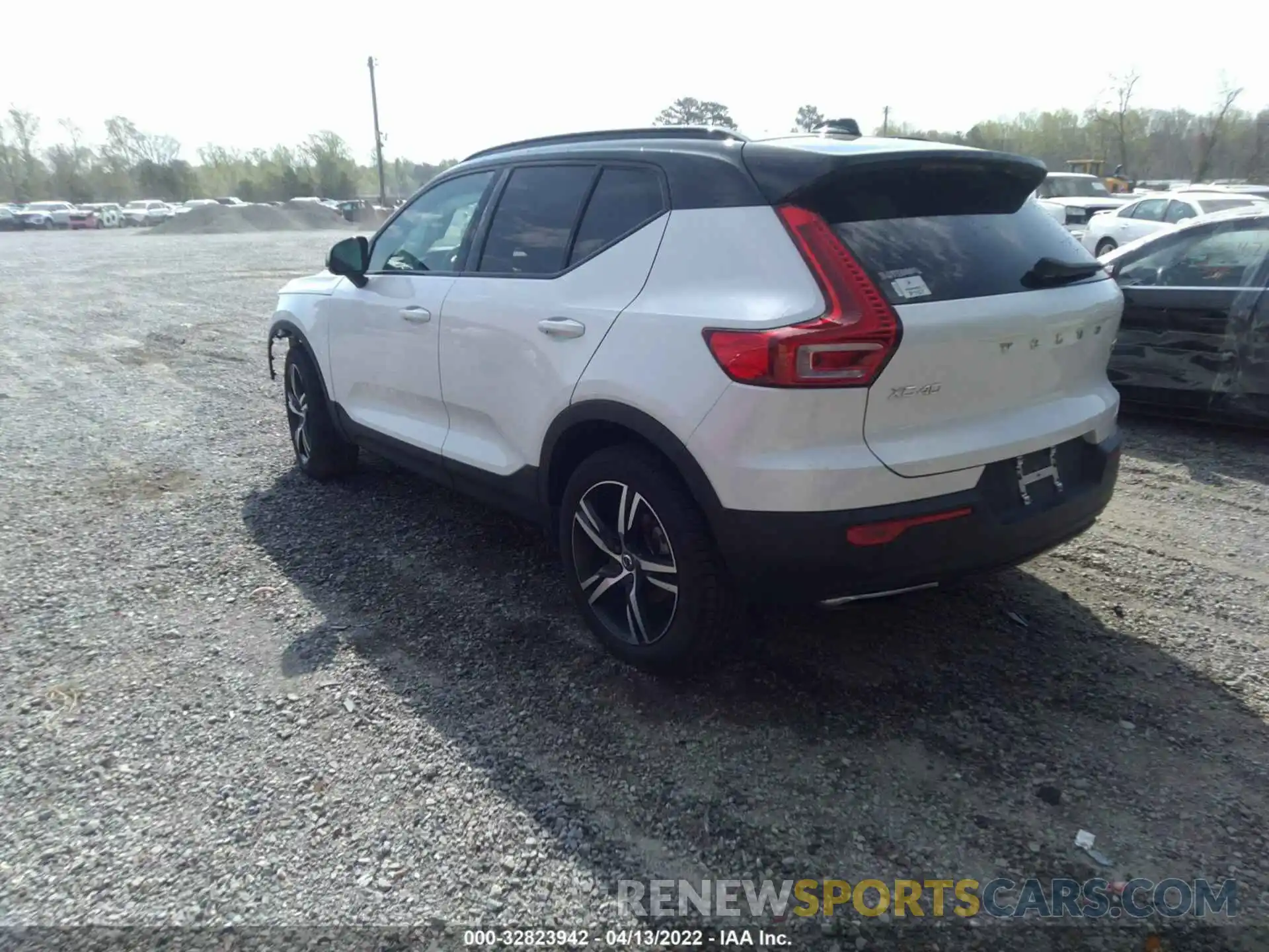 3 Фотография поврежденного автомобиля YV4162UM8K2149840 VOLVO XC40 2019