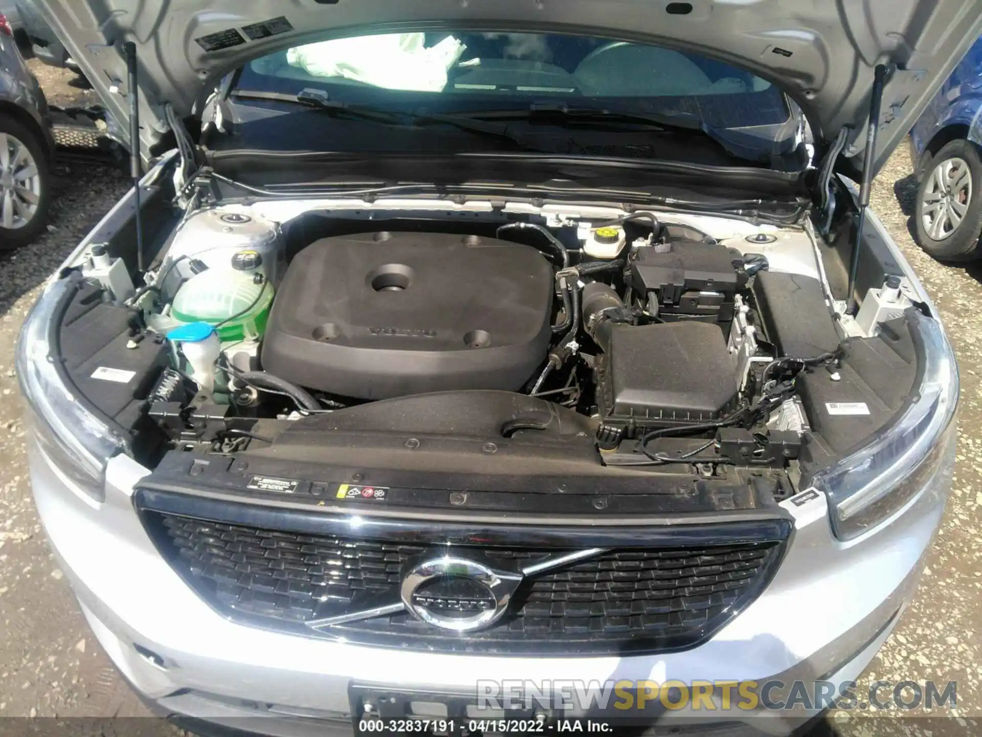 10 Фотография поврежденного автомобиля YV4162UM8K2153404 VOLVO XC40 2019