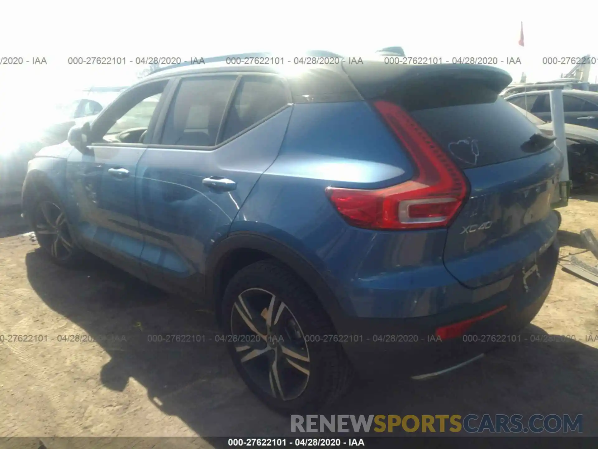 3 Photograph of a damaged car YV4162UM9K2108049 VOLVO XC40 2019