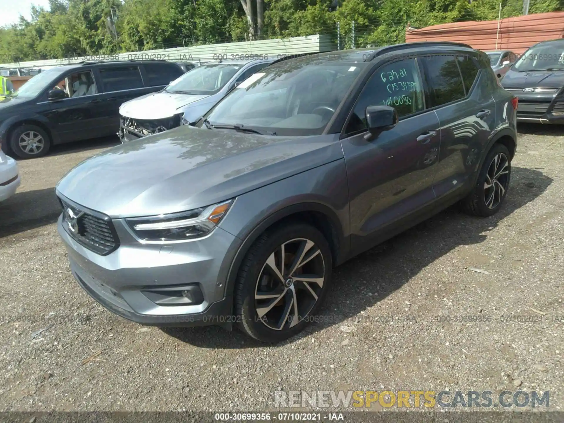 2 Photograph of a damaged car YV4162UMXK2120050 VOLVO XC40 2019