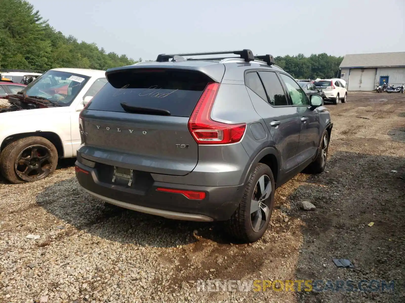 4 Photograph of a damaged car YV4162XZ3K2008438 VOLVO XC40 2019