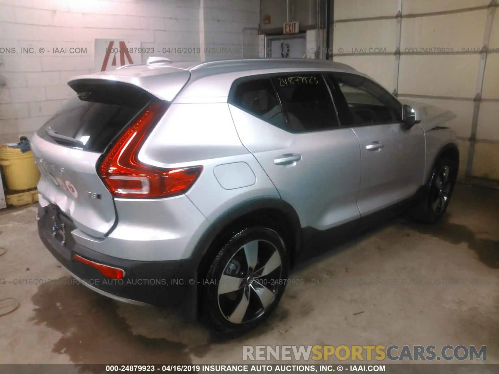 4 Photograph of a damaged car YV4162XZ3K2014868 VOLVO XC40 2019