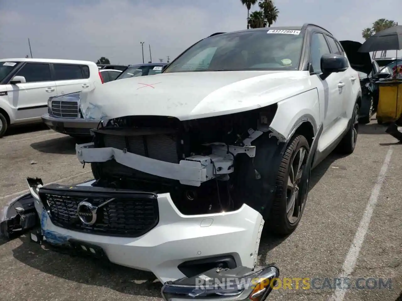 2 Photograph of a damaged car YV4162XZ3K2019262 VOLVO XC40 2019