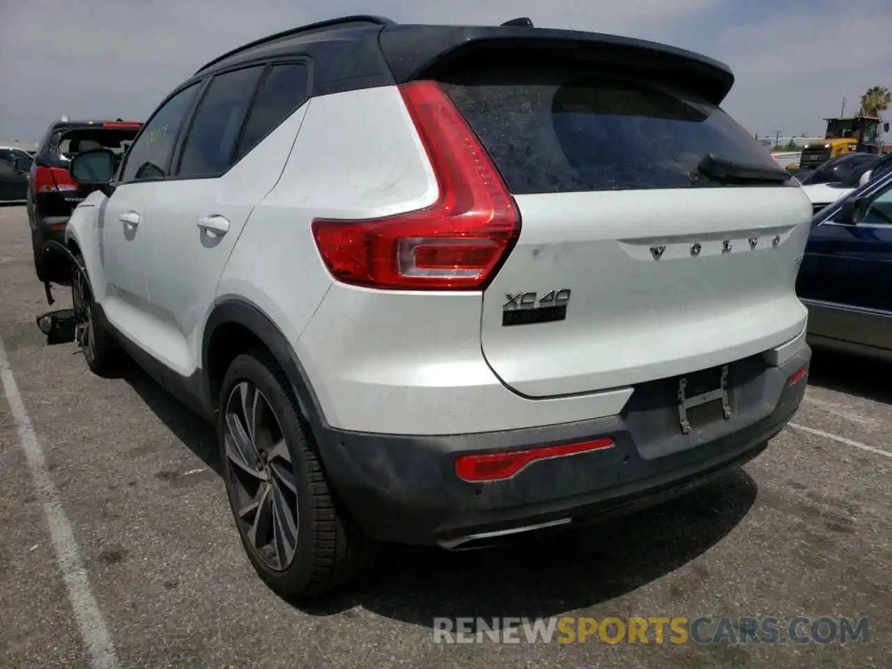 3 Photograph of a damaged car YV4162XZ3K2019262 VOLVO XC40 2019