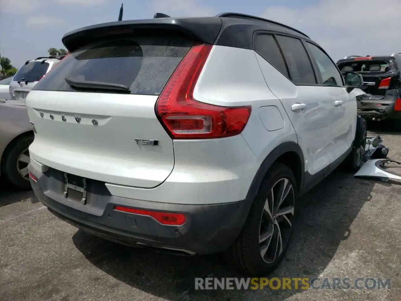 4 Photograph of a damaged car YV4162XZ3K2019262 VOLVO XC40 2019