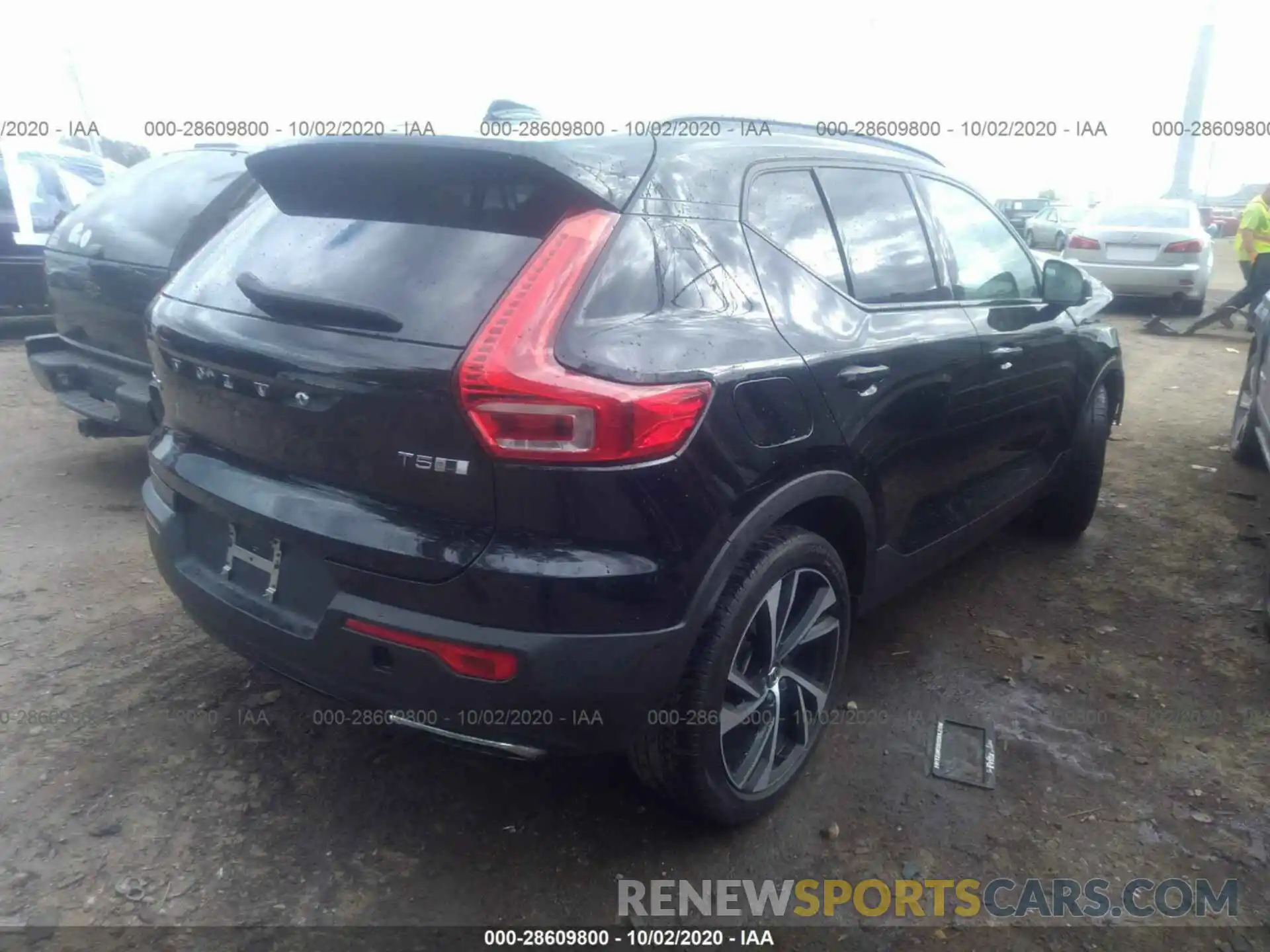 4 Photograph of a damaged car YV4162XZ4K2008531 VOLVO XC40 2019