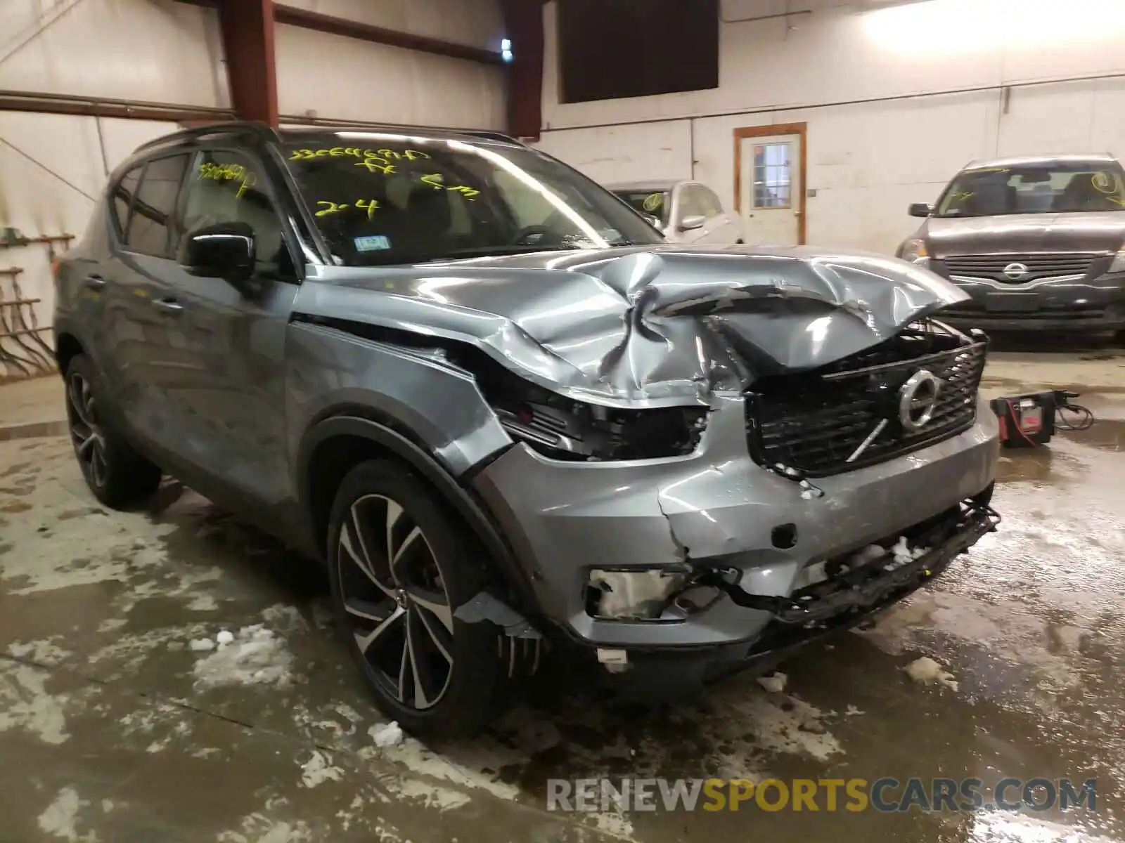 1 Photograph of a damaged car YV4162XZ4K2010165 VOLVO XC40 2019