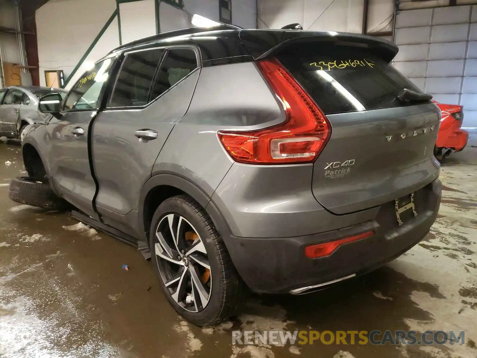 3 Photograph of a damaged car YV4162XZ4K2010165 VOLVO XC40 2019