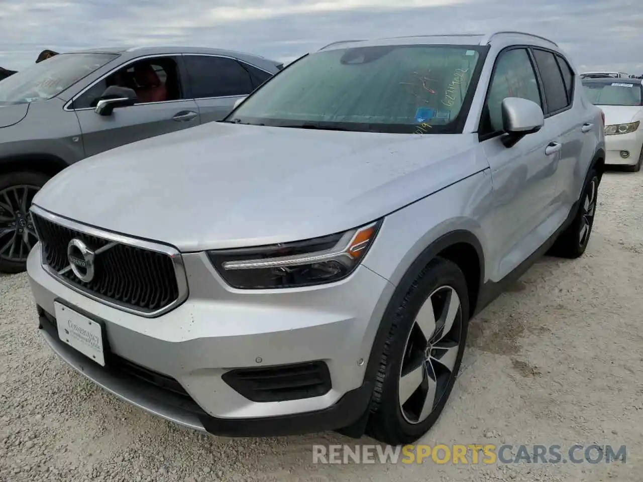 2 Photograph of a damaged car YV4162XZ4K2021456 VOLVO XC40 2019