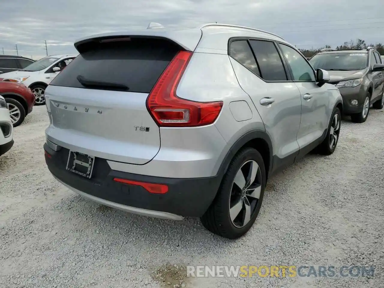 4 Photograph of a damaged car YV4162XZ4K2021456 VOLVO XC40 2019