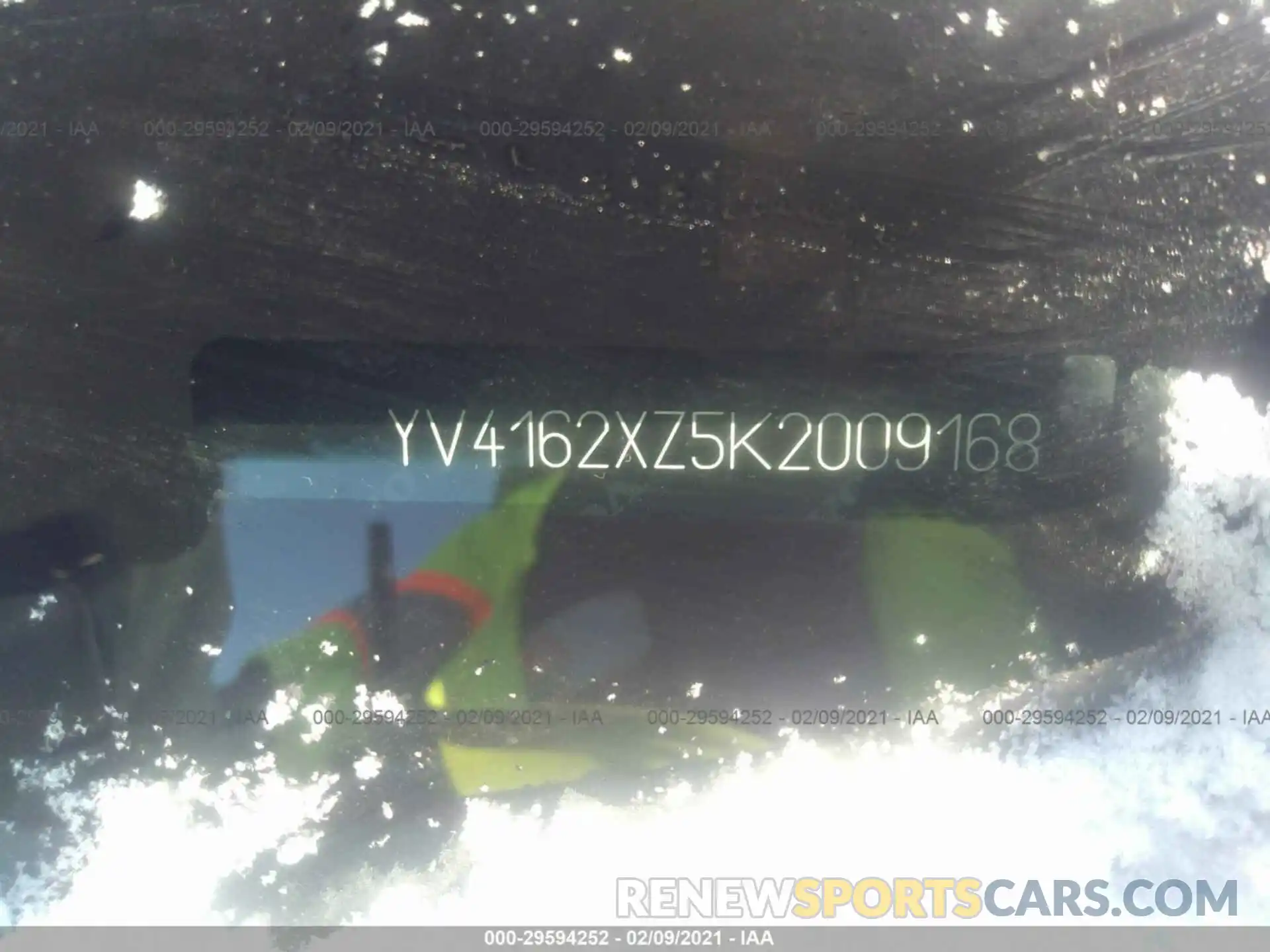 9 Photograph of a damaged car YV4162XZ5K2009168 VOLVO XC40 2019