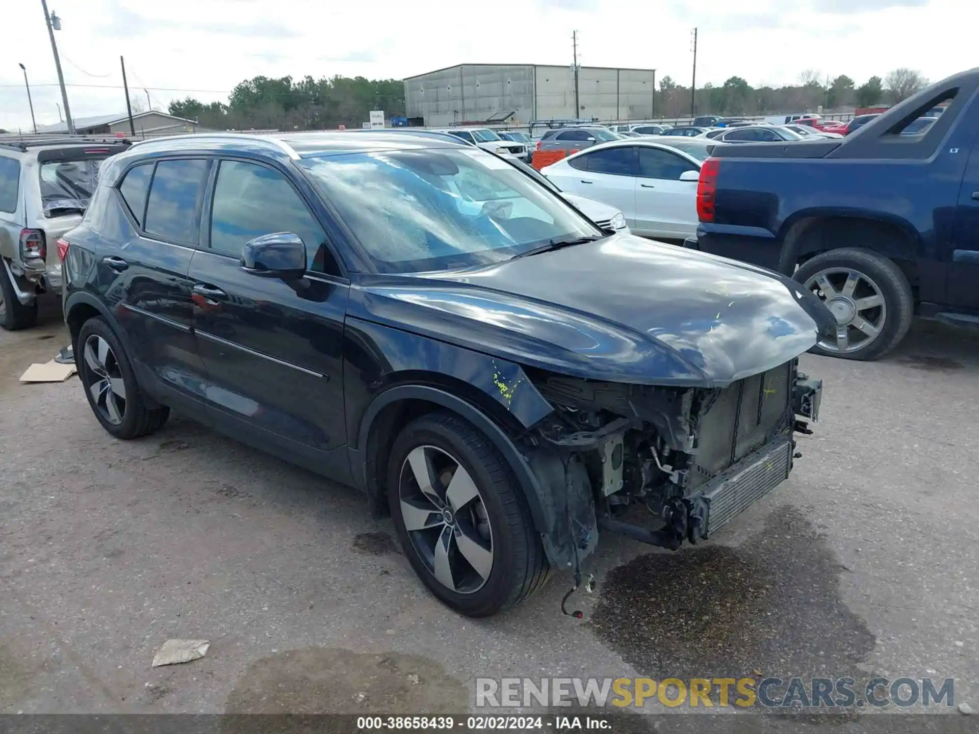 1 Photograph of a damaged car YV4162XZ5K2010272 VOLVO XC40 2019