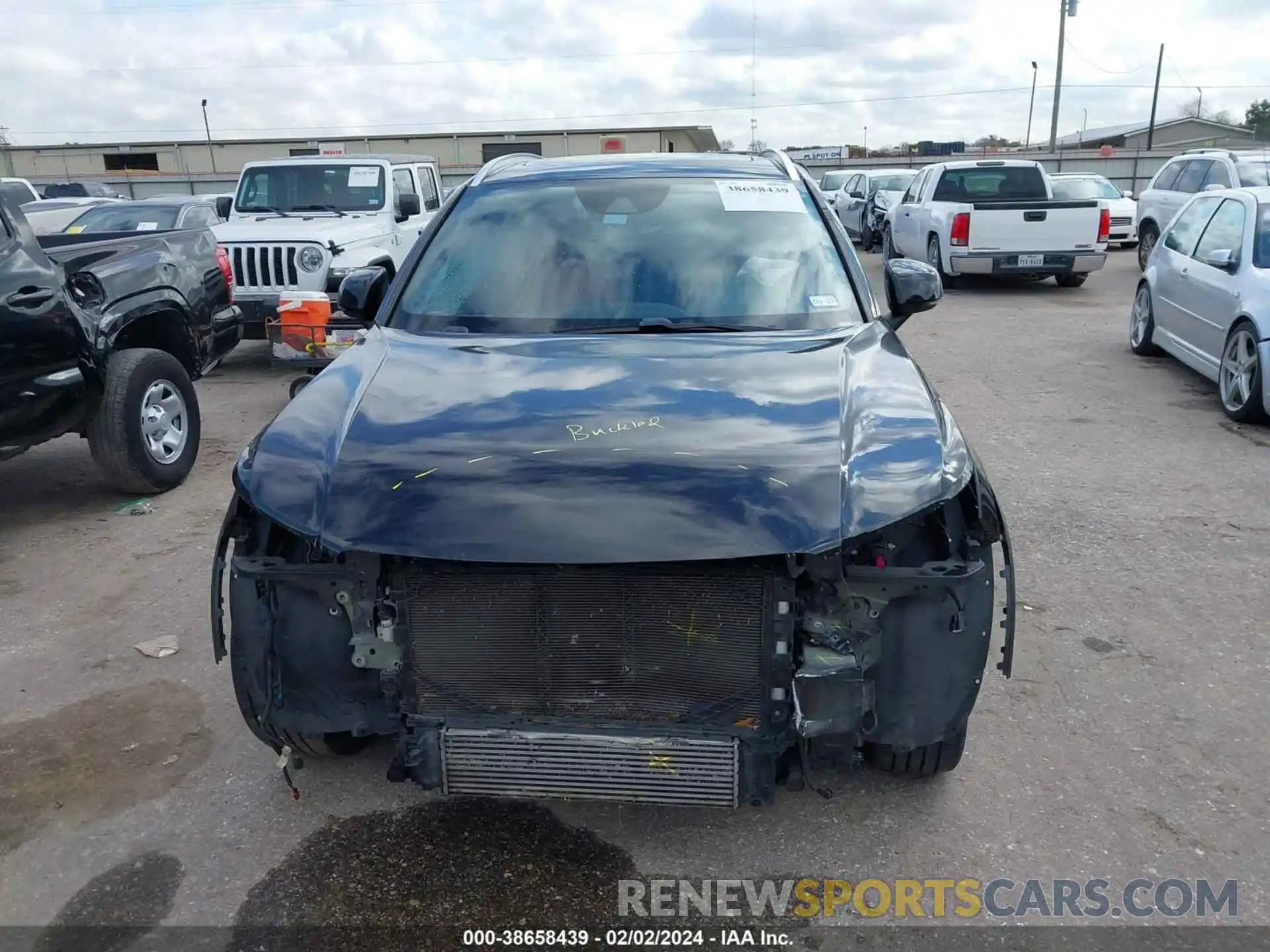 13 Photograph of a damaged car YV4162XZ5K2010272 VOLVO XC40 2019