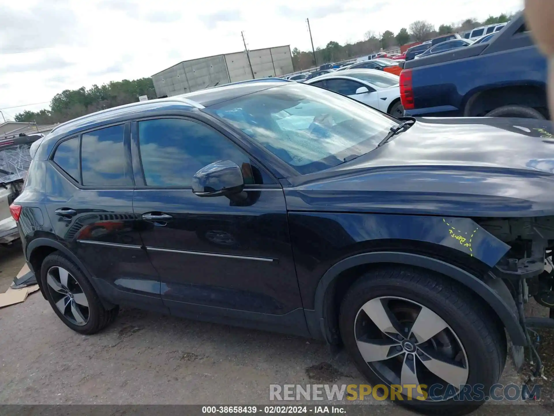 14 Photograph of a damaged car YV4162XZ5K2010272 VOLVO XC40 2019