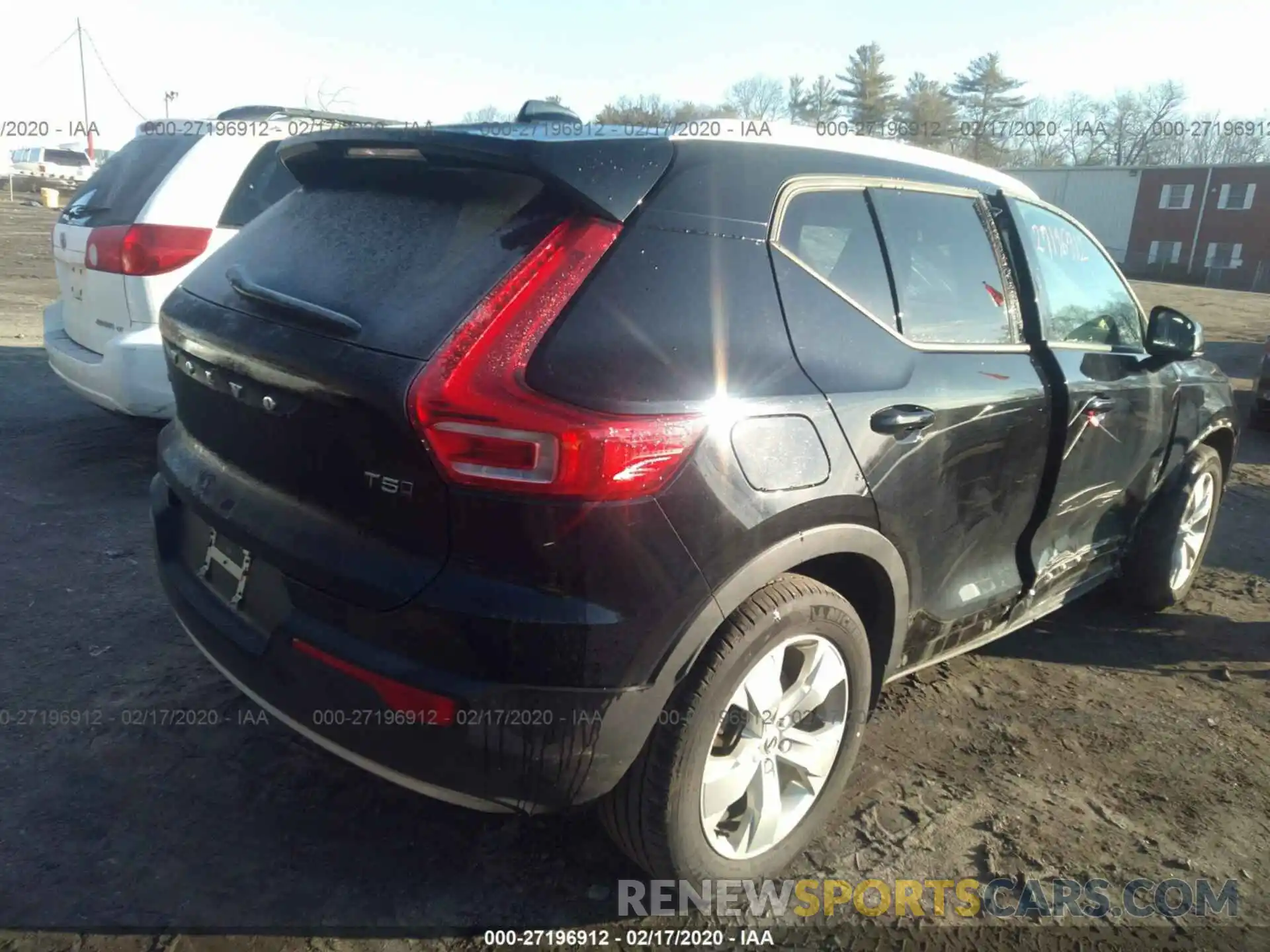 4 Photograph of a damaged car YV4162XZ7K2008362 VOLVO XC40 2019