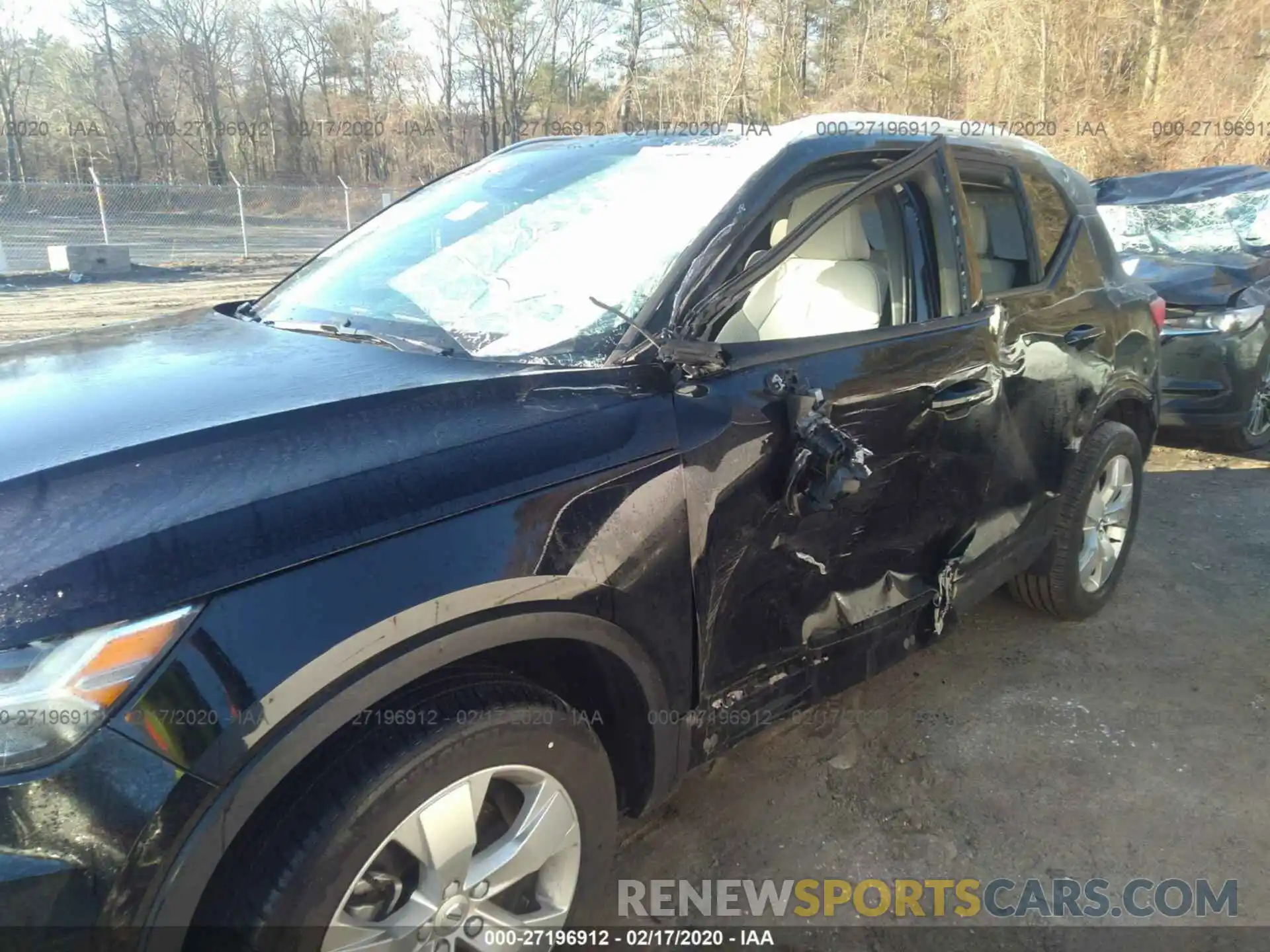 6 Photograph of a damaged car YV4162XZ7K2008362 VOLVO XC40 2019