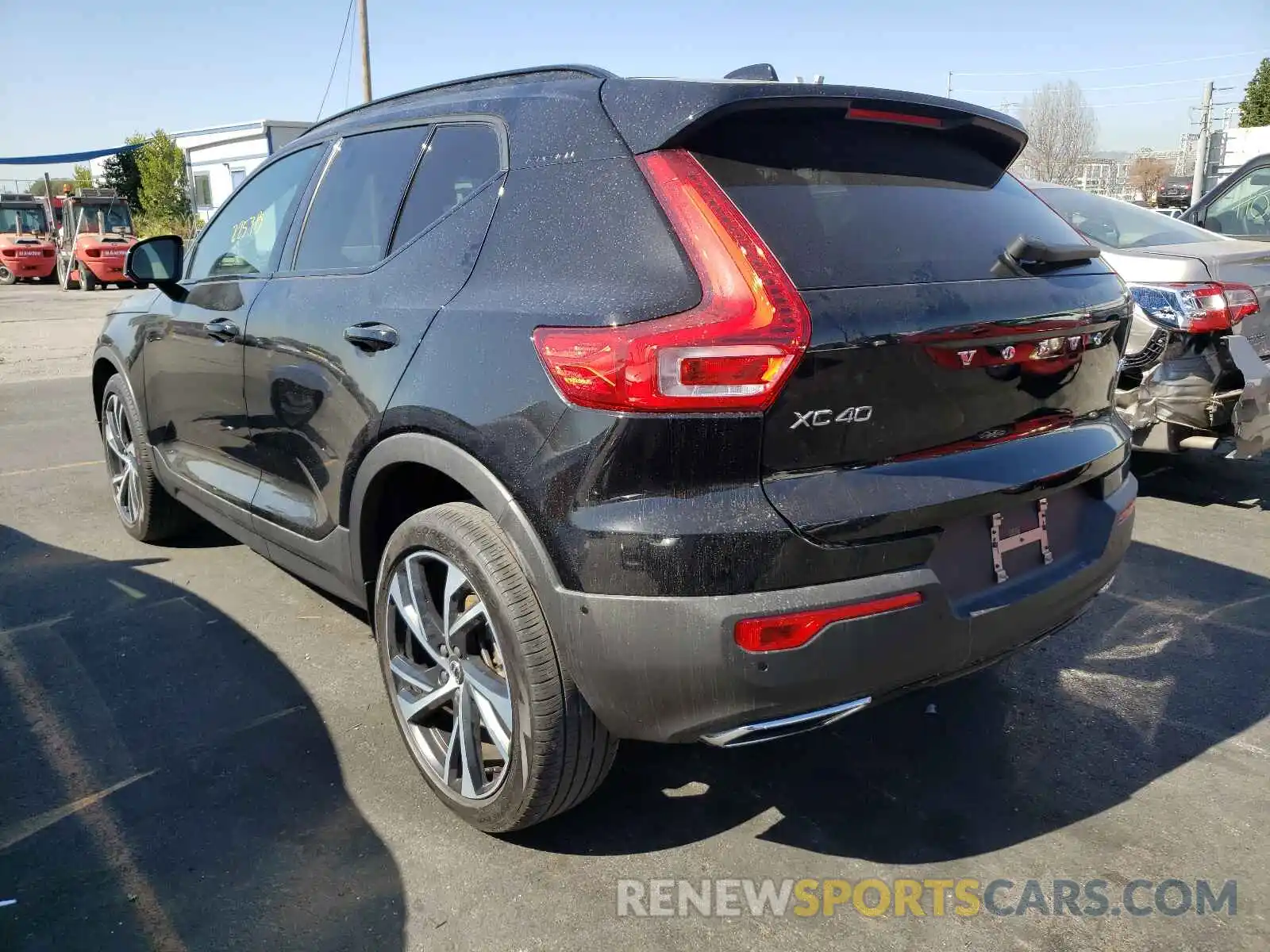 3 Photograph of a damaged car YV4162XZ8K2018446 VOLVO XC40 2019