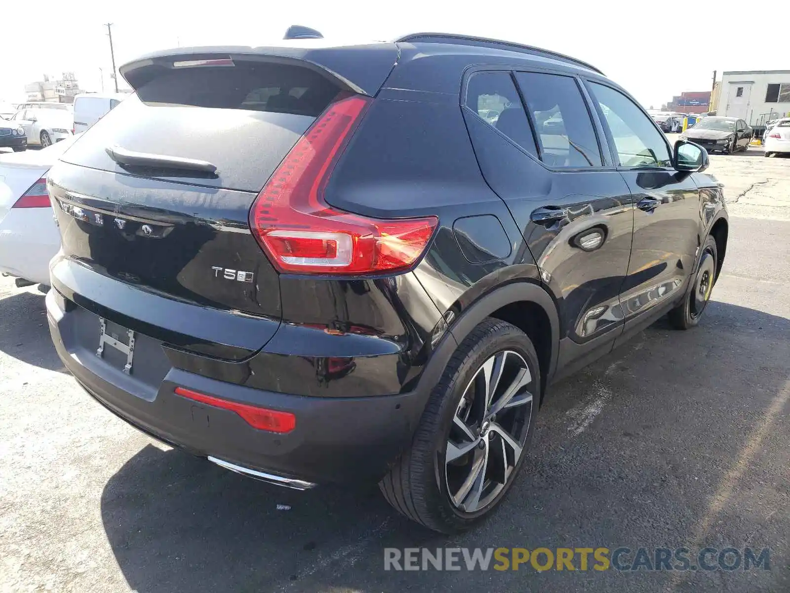 4 Photograph of a damaged car YV4162XZ8K2018446 VOLVO XC40 2019