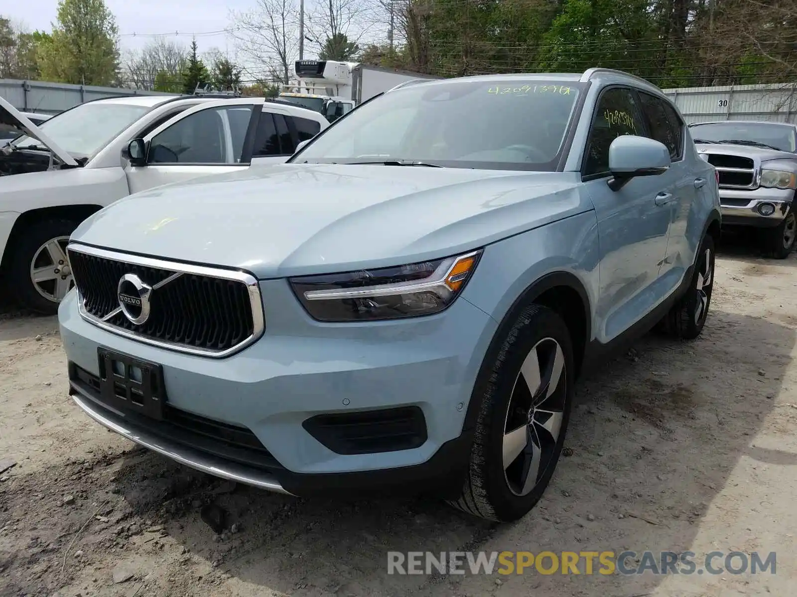 2 Photograph of a damaged car YV4162XZ8K2019371 VOLVO XC40 2019