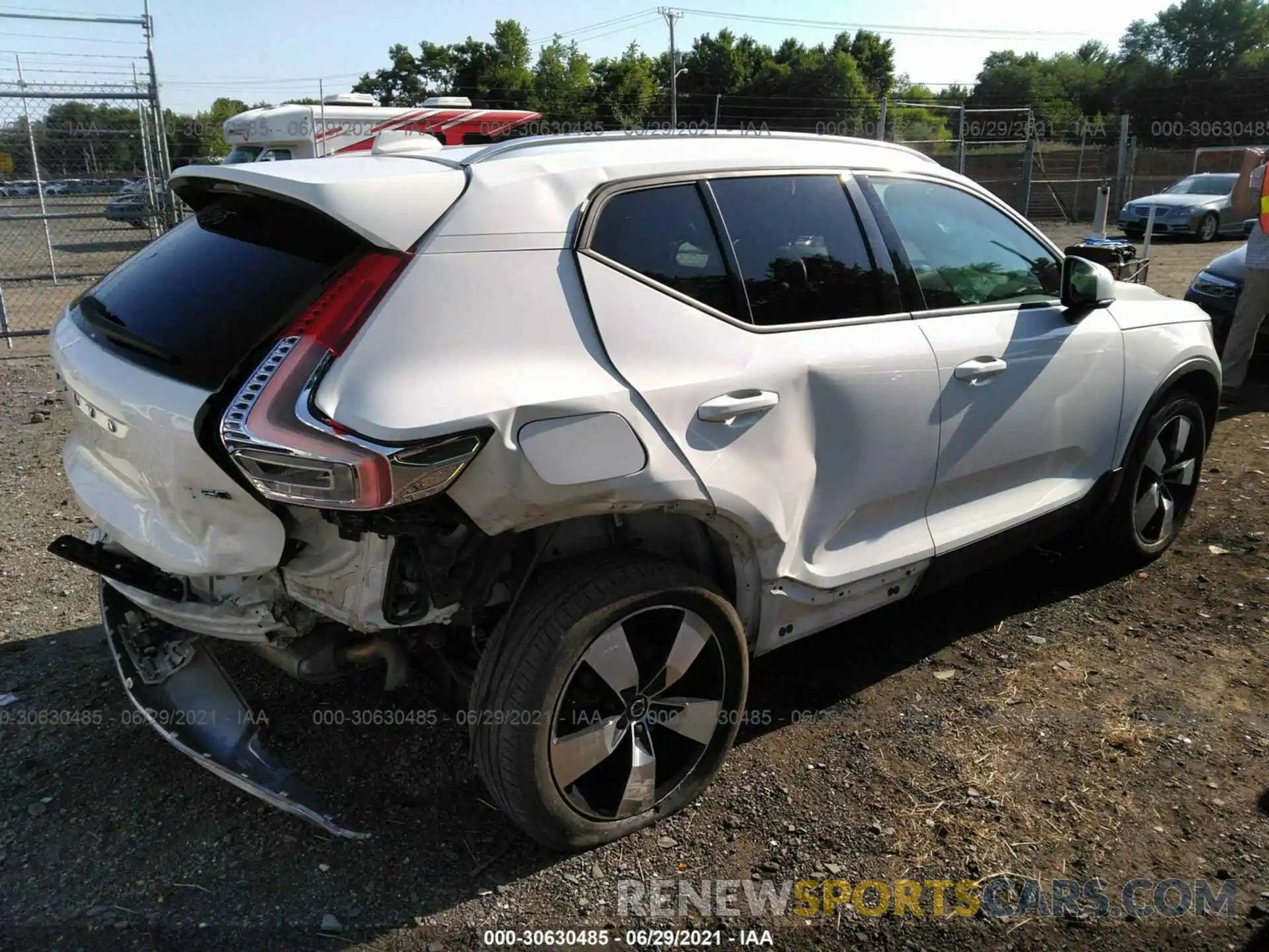 4 Photograph of a damaged car YV4162XZ8K2020875 VOLVO XC40 2019