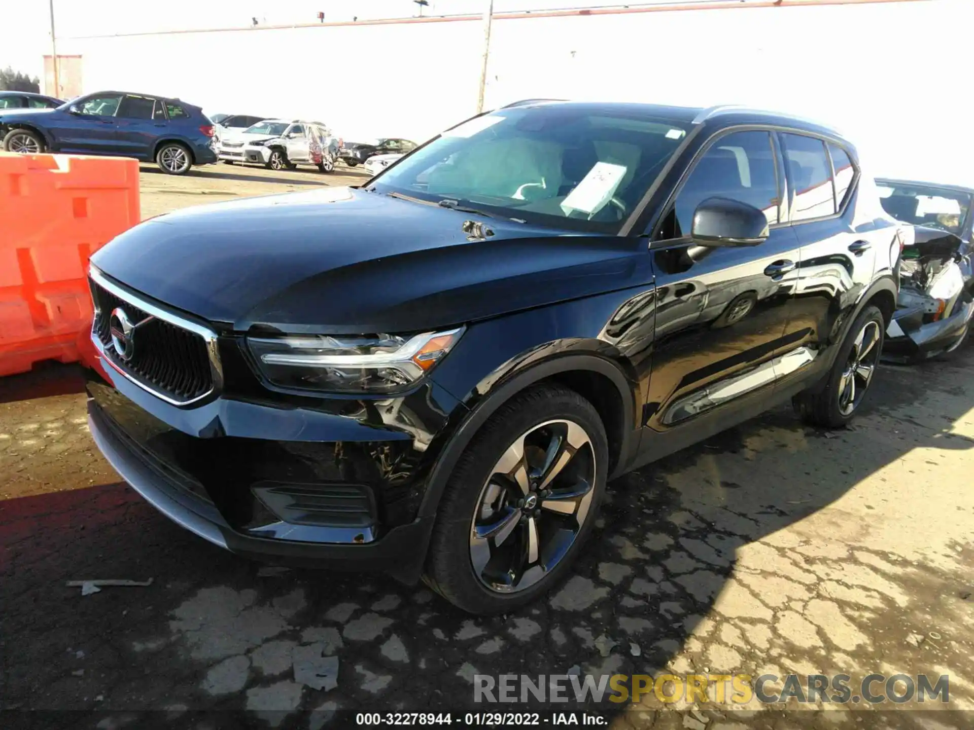 2 Фотография поврежденного автомобиля YV4162XZ8K2021508 VOLVO XC40 2019