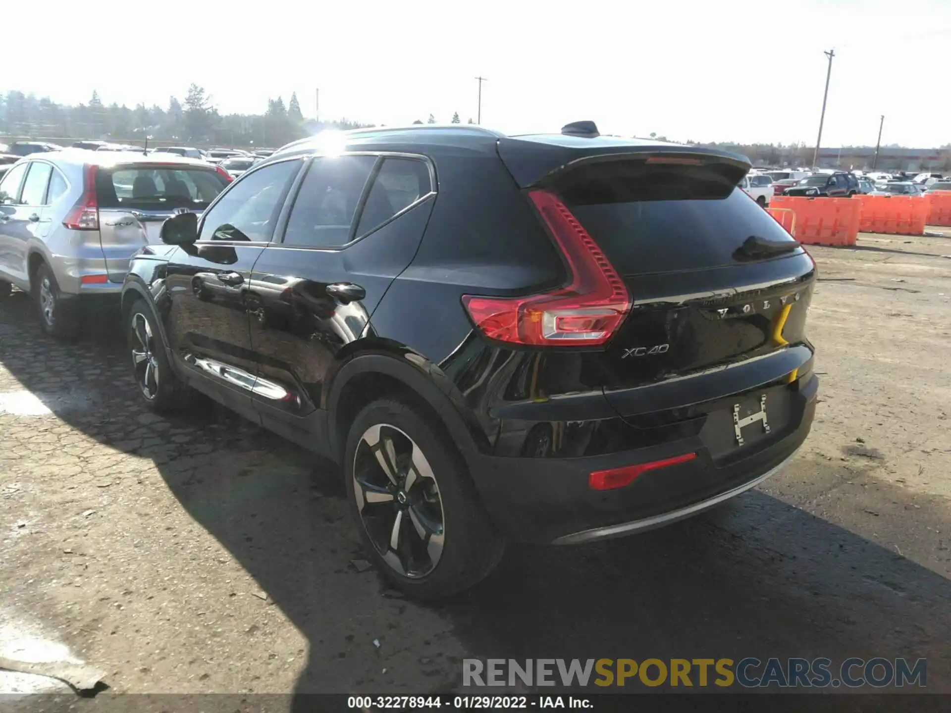 3 Photograph of a damaged car YV4162XZ8K2021508 VOLVO XC40 2019