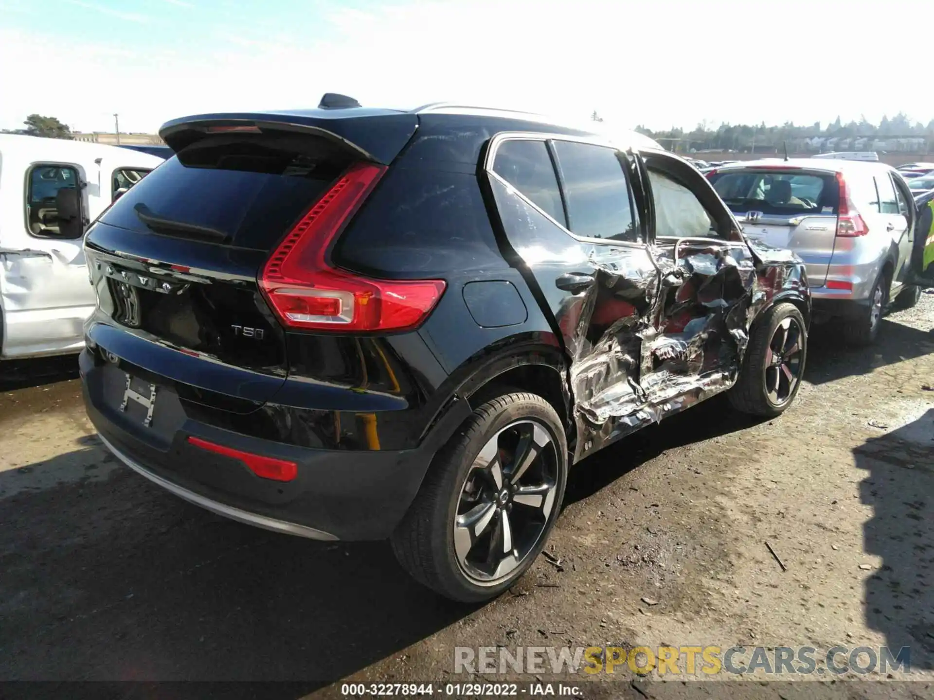 4 Фотография поврежденного автомобиля YV4162XZ8K2021508 VOLVO XC40 2019