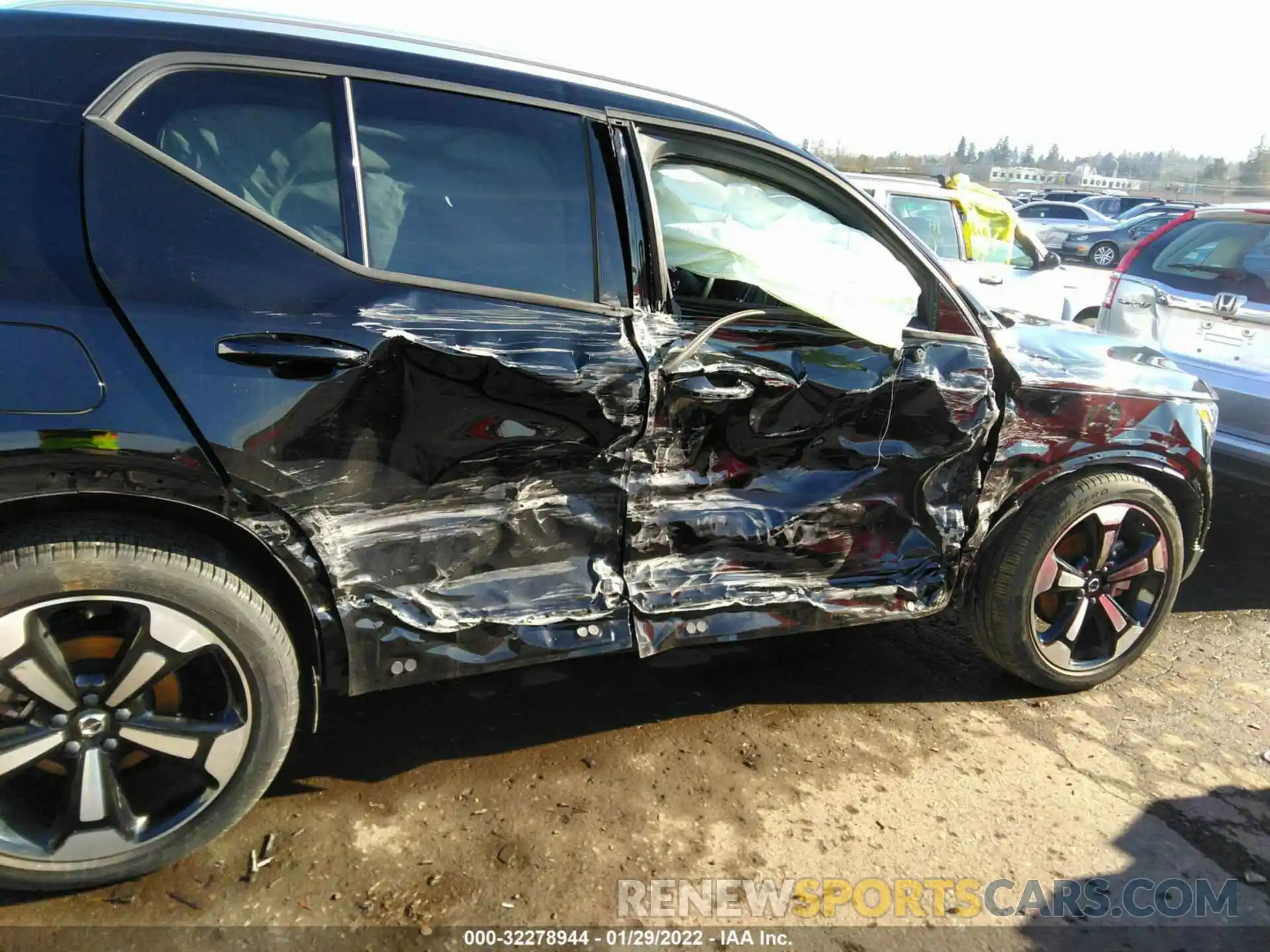 6 Photograph of a damaged car YV4162XZ8K2021508 VOLVO XC40 2019