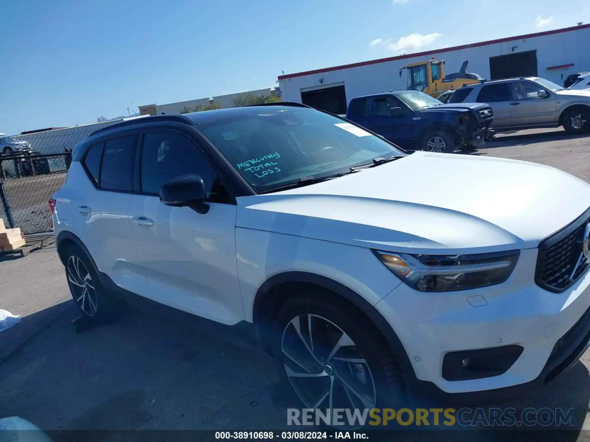 13 Photograph of a damaged car YV4162XZ9K2003762 VOLVO XC40 2019