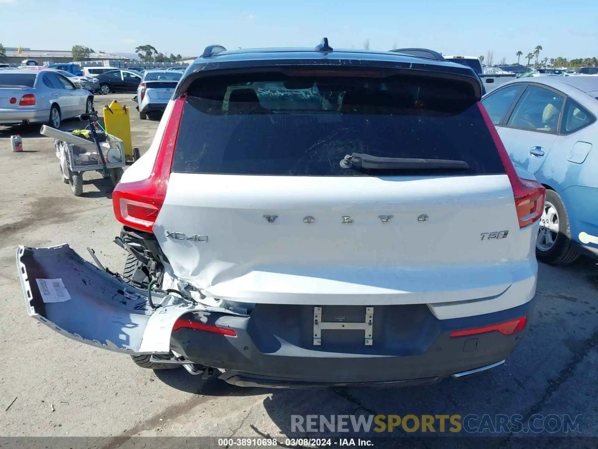 16 Photograph of a damaged car YV4162XZ9K2003762 VOLVO XC40 2019