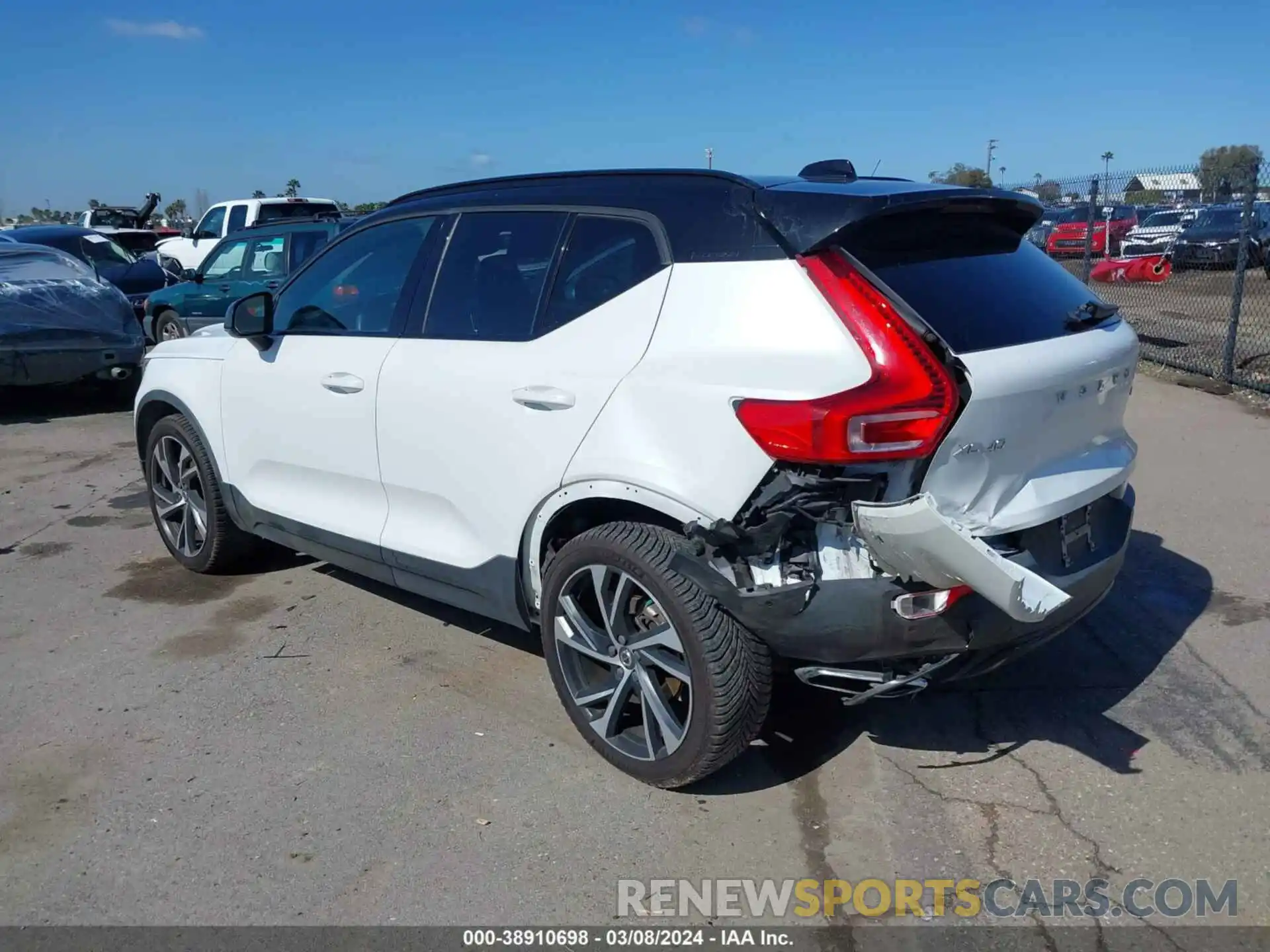 3 Photograph of a damaged car YV4162XZ9K2003762 VOLVO XC40 2019