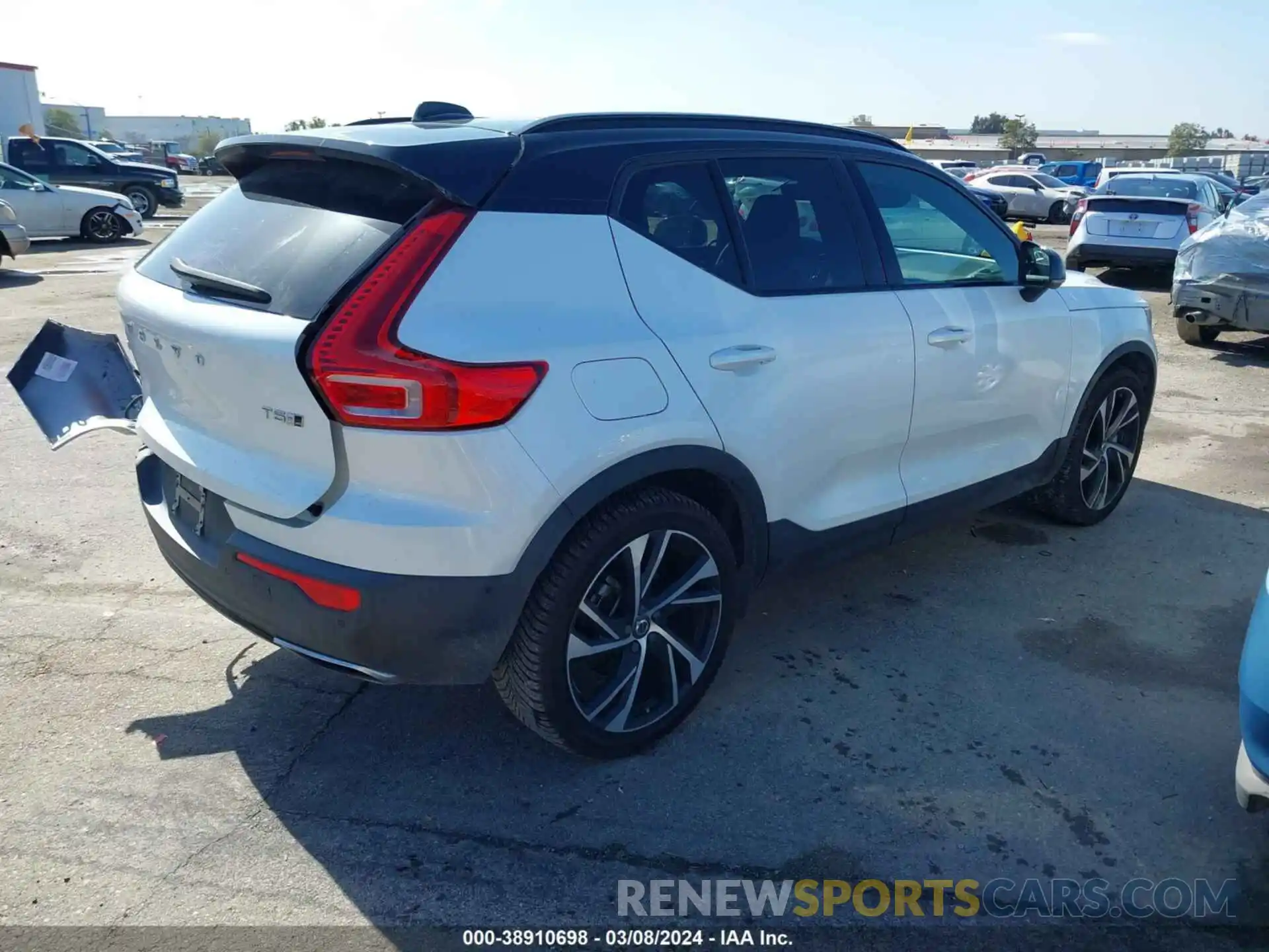 4 Photograph of a damaged car YV4162XZ9K2003762 VOLVO XC40 2019