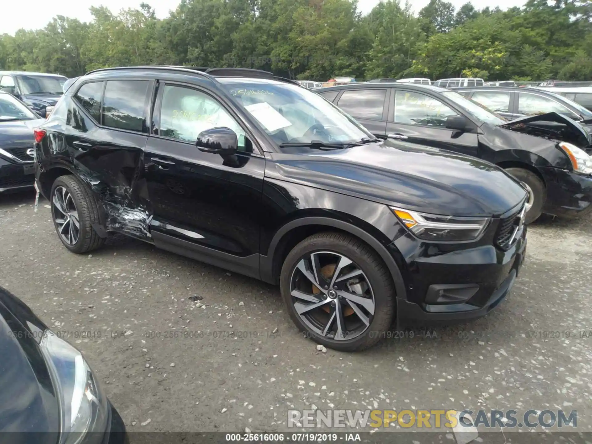 1 Photograph of a damaged car YV4162XZ9K2008802 VOLVO XC40 2019