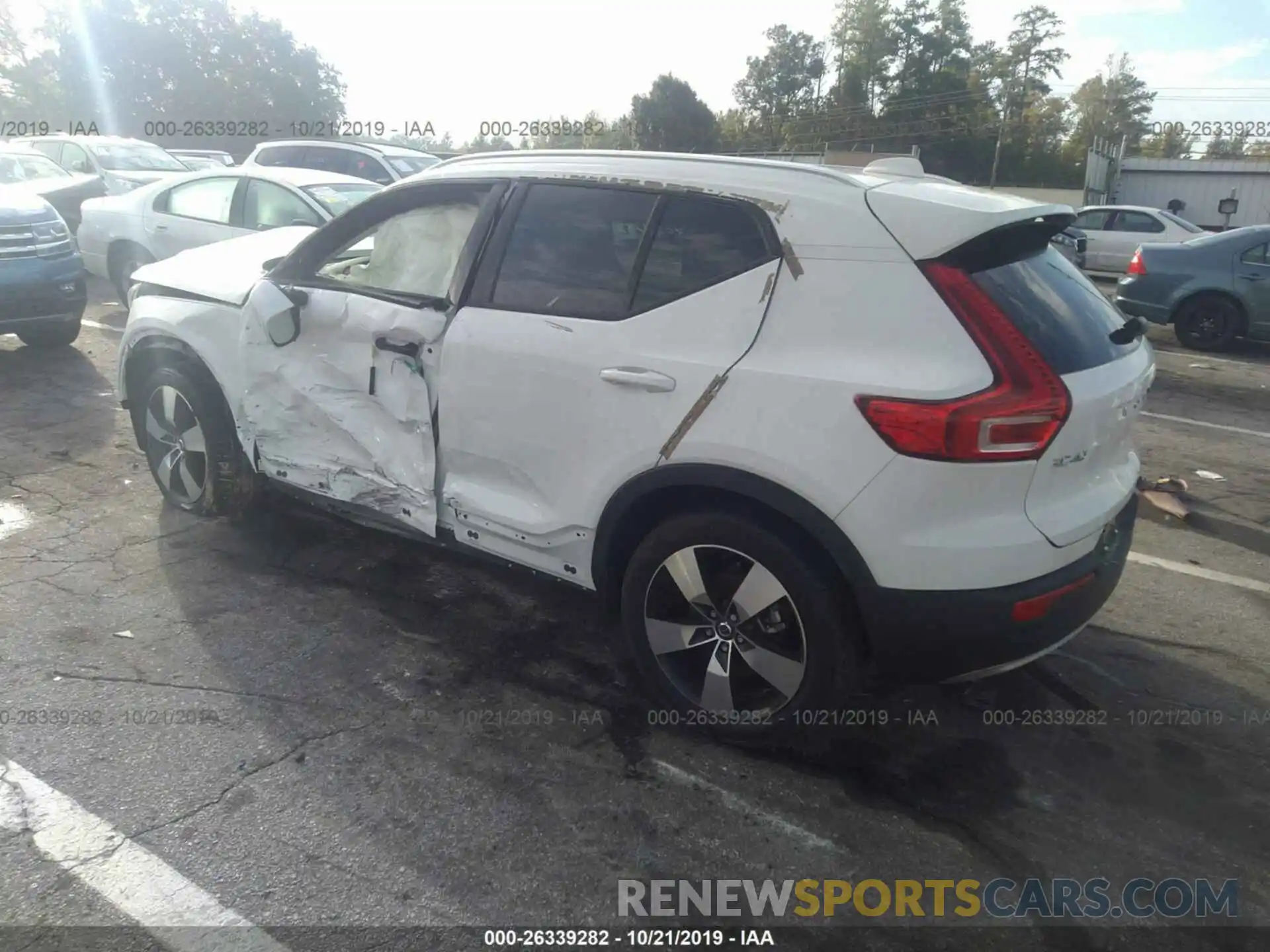 3 Photograph of a damaged car YV4162XZ9K2012882 VOLVO XC40 2019